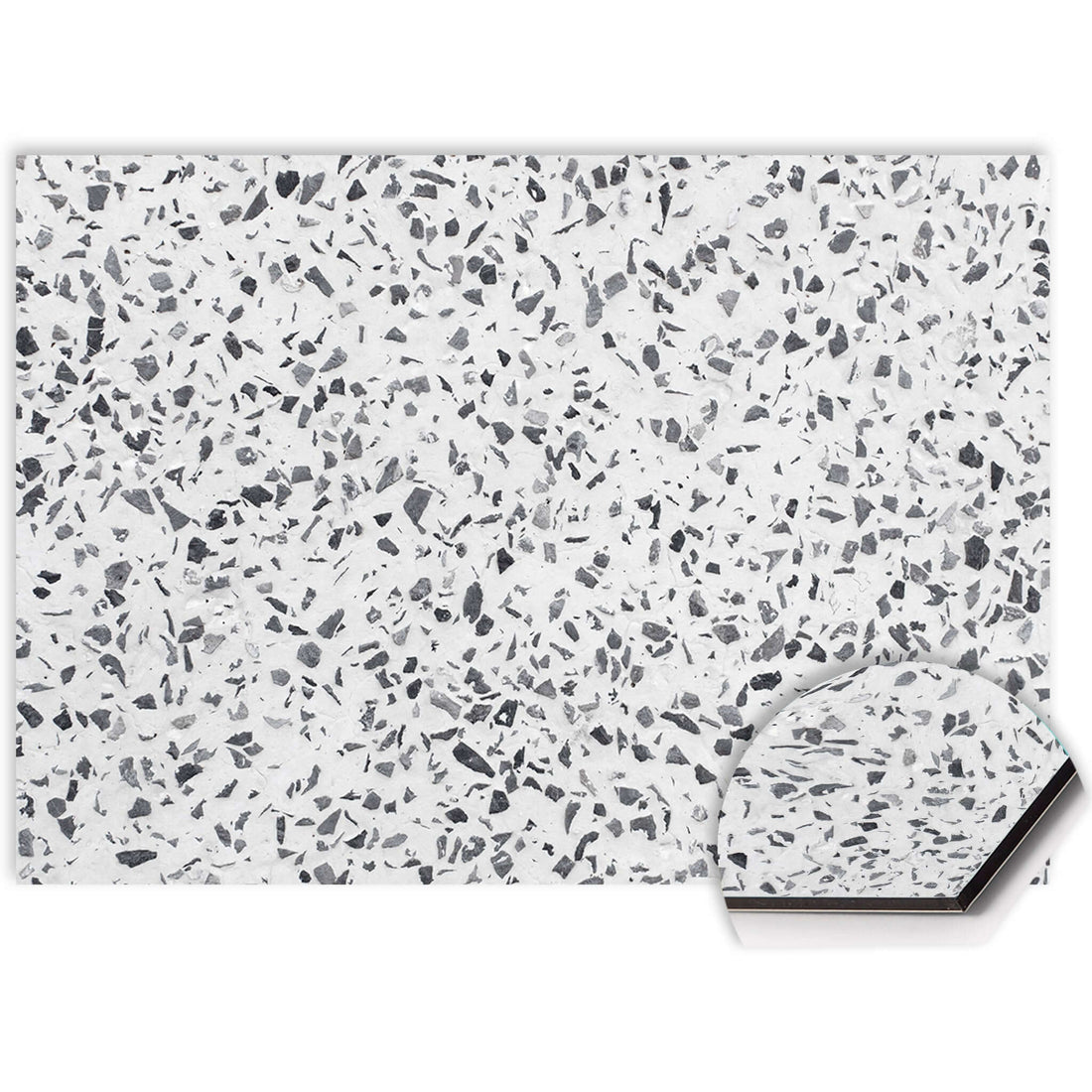 Nahaufnahme des Carrara Mist Spritzschutzes mit dezenter Marmoroptik auf kratzfestem und hitzebeständigem Aluminium Dibond