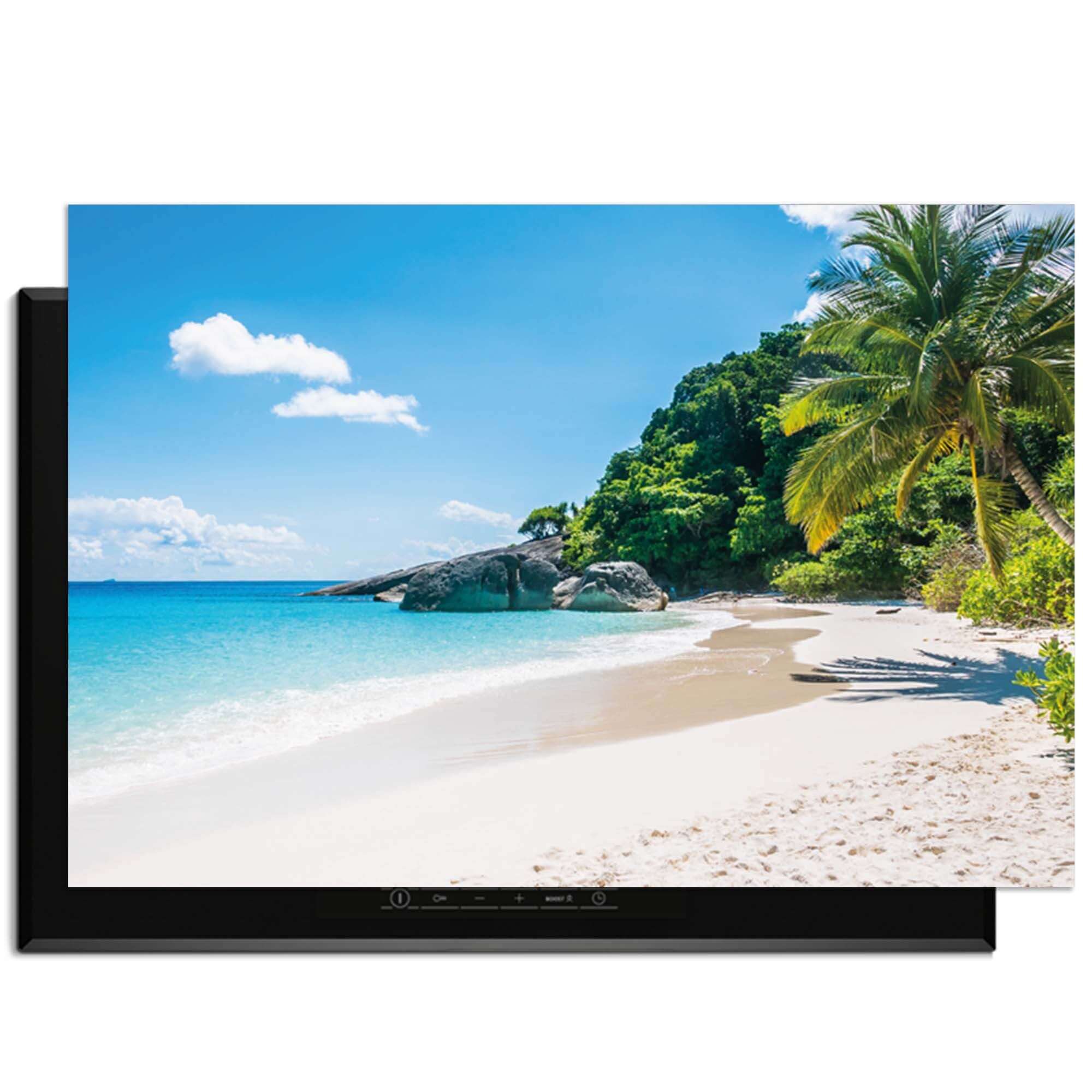 Tropical Escape - Herdabdeckplatte mit tropischem Strand und Palmen im Hintergrund.