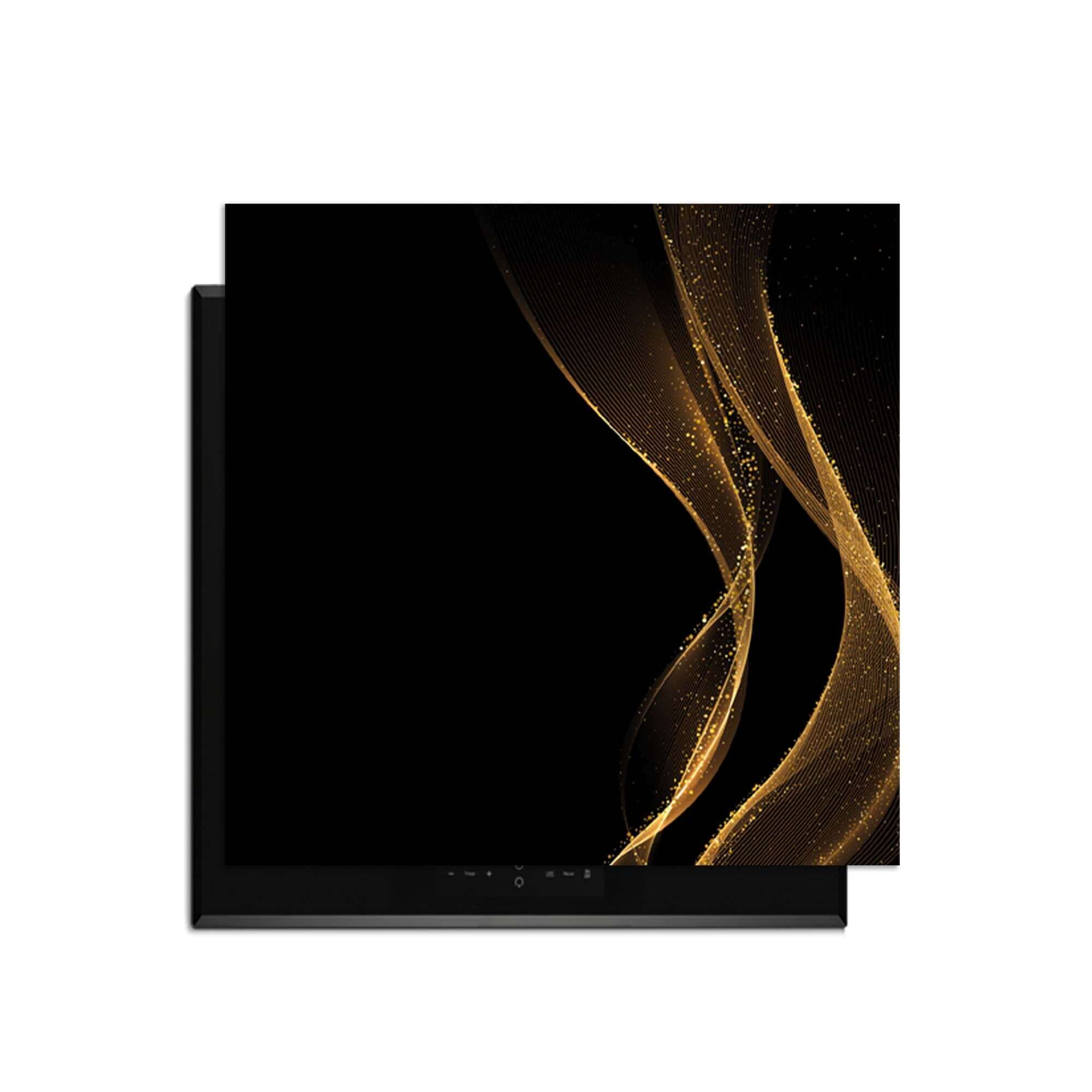 Golden Flow - Herdabdeckplatte mit gewelltem Golddruck auf tiefschwarzem Hintergrund.