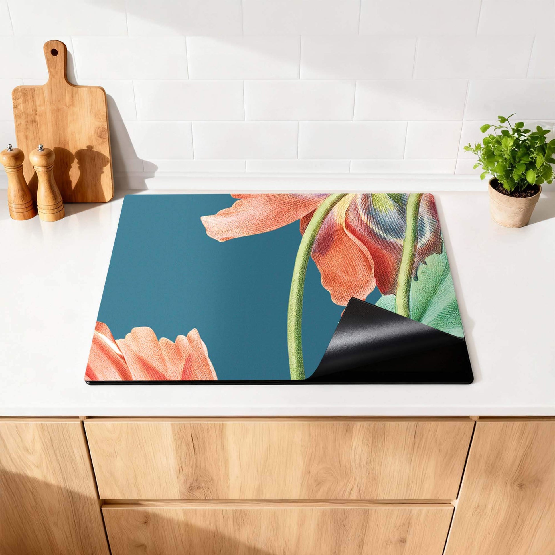 Blooming Grace - Herdabdeckplatte mit elegantem Blumendesign für eine stilvolle Küche.