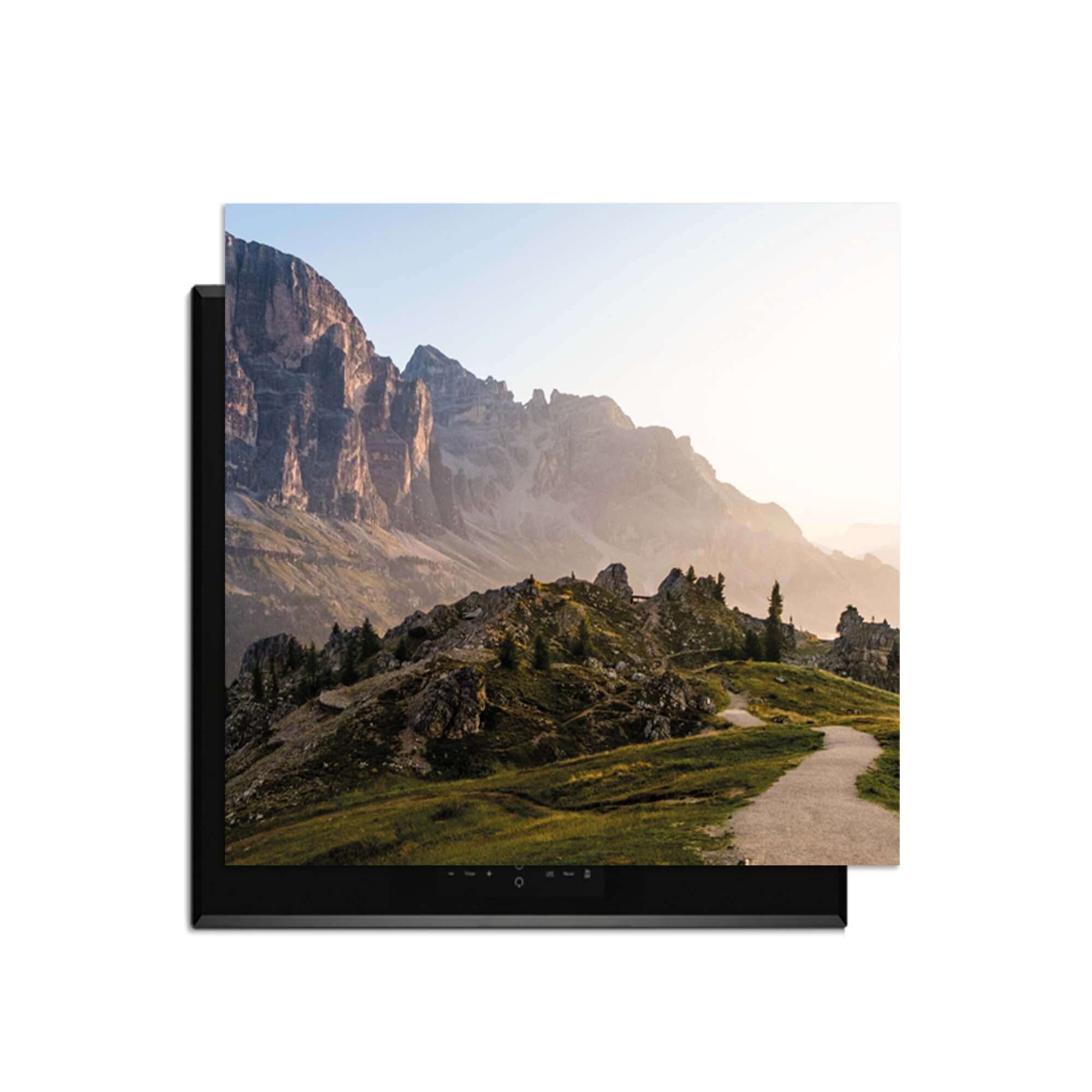 Morning Trails - Einführungswächter mit wunderschöner Bergkulisse und ruhigen Morgenfarben