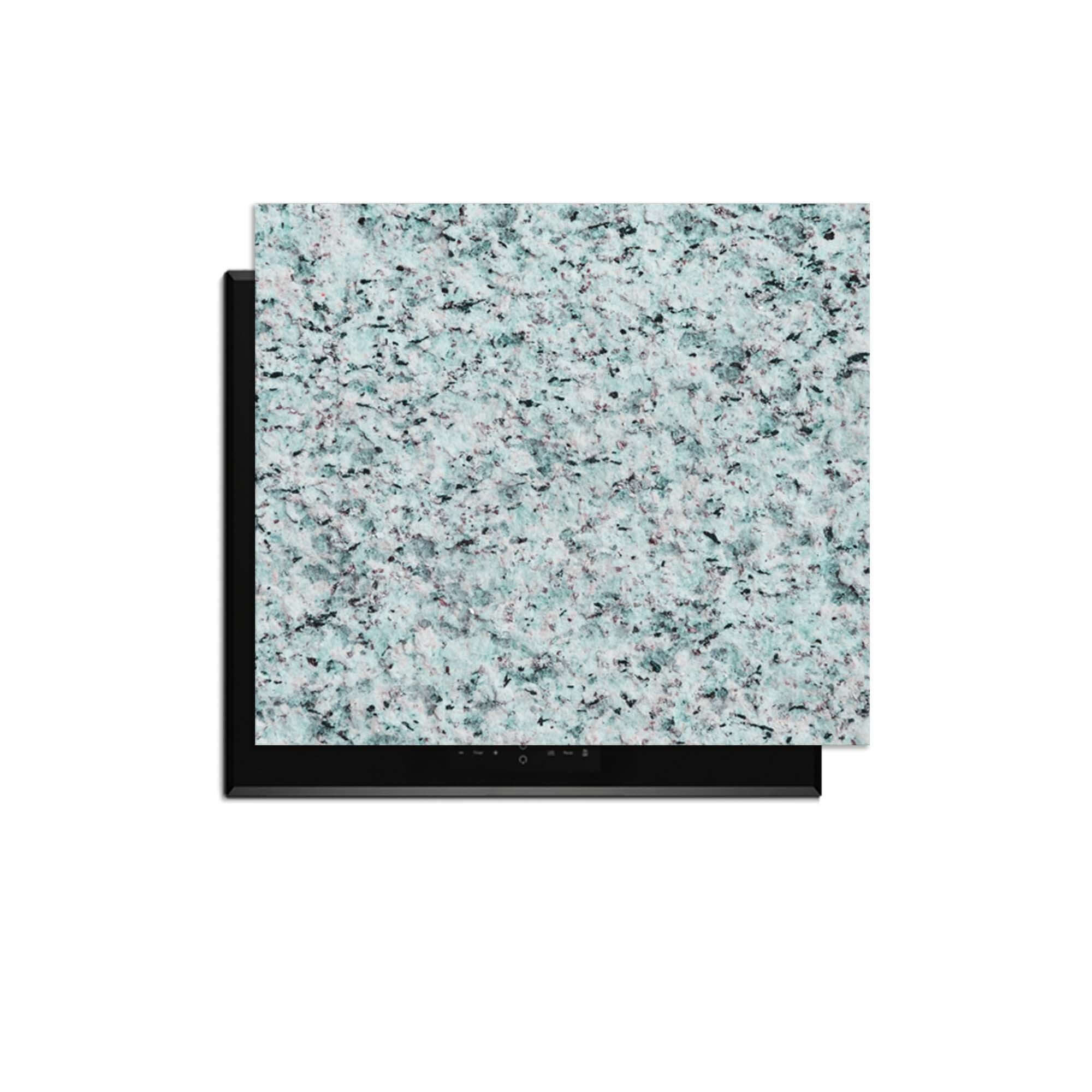Baltic Mist - Herdabdeckplatte mit blau-grauem Granitdesign für den modernen Küchenschutz.