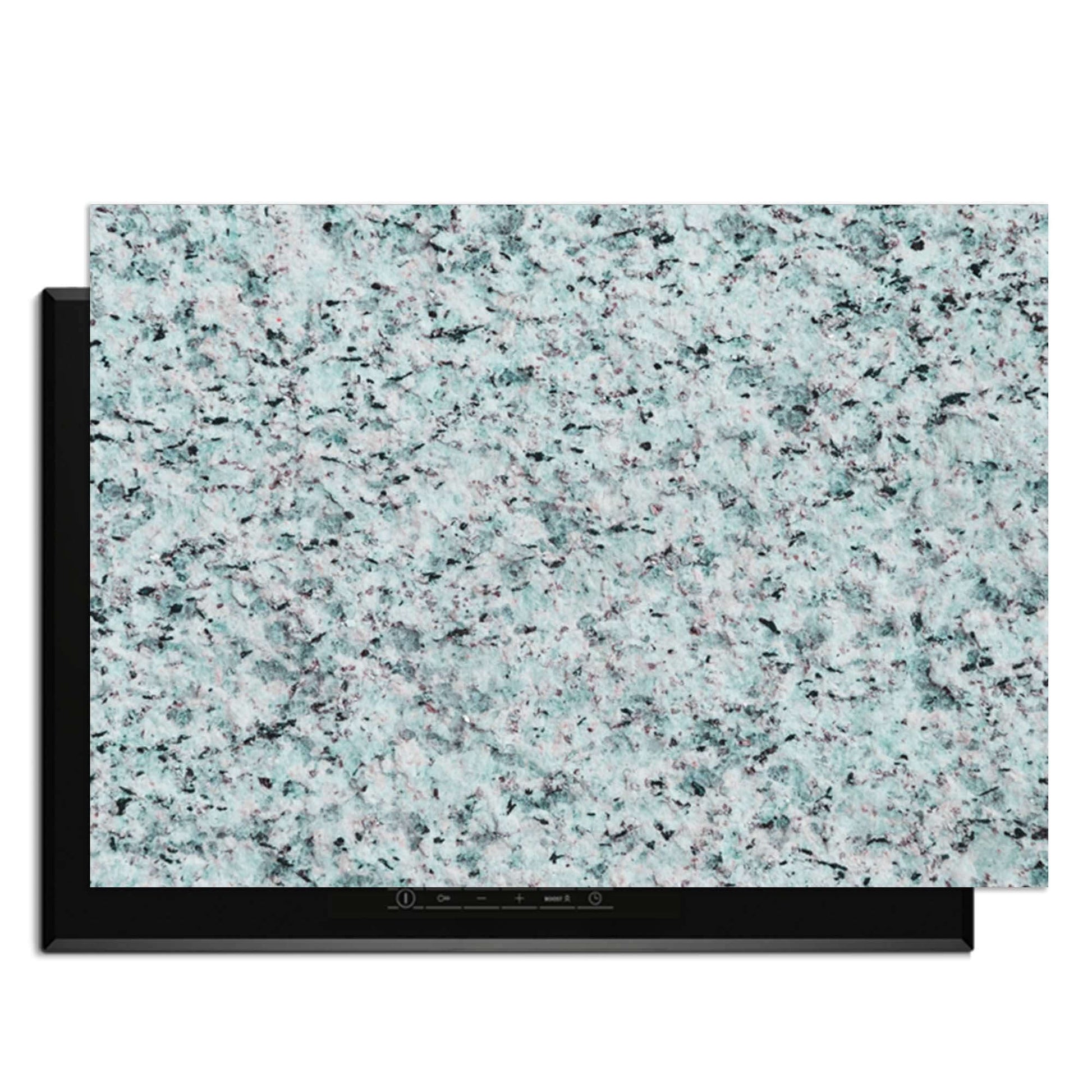 Baltic Mist - Herdabdeckplatte mit einem eleganten blau-grauen Granitdesign für moderne Küchen.