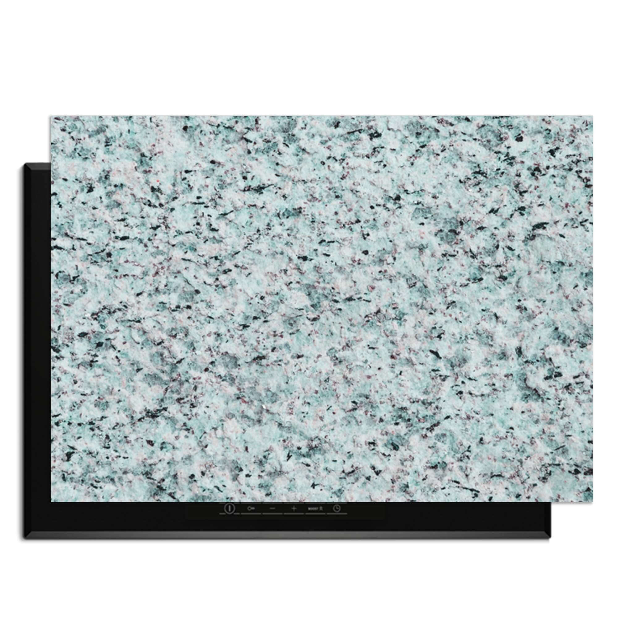 Baltic Mist - Herdabdeckplatte mit einem eleganten blau-grauen Granitdesign für moderne Küchen.