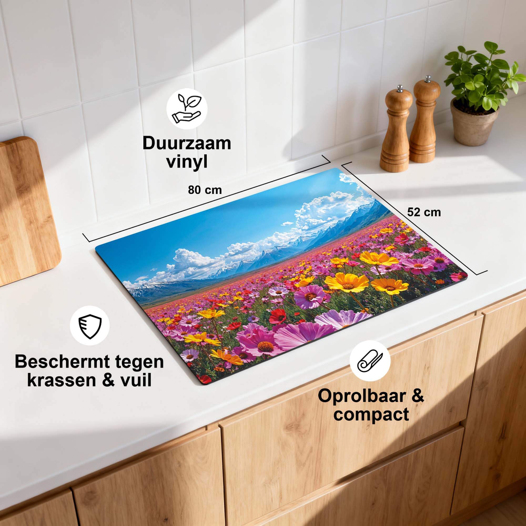 Blooming Horizon - Herdabdeckplatte mit bunten Blumen und Bergen, ideal zum Schutz in der Küche.