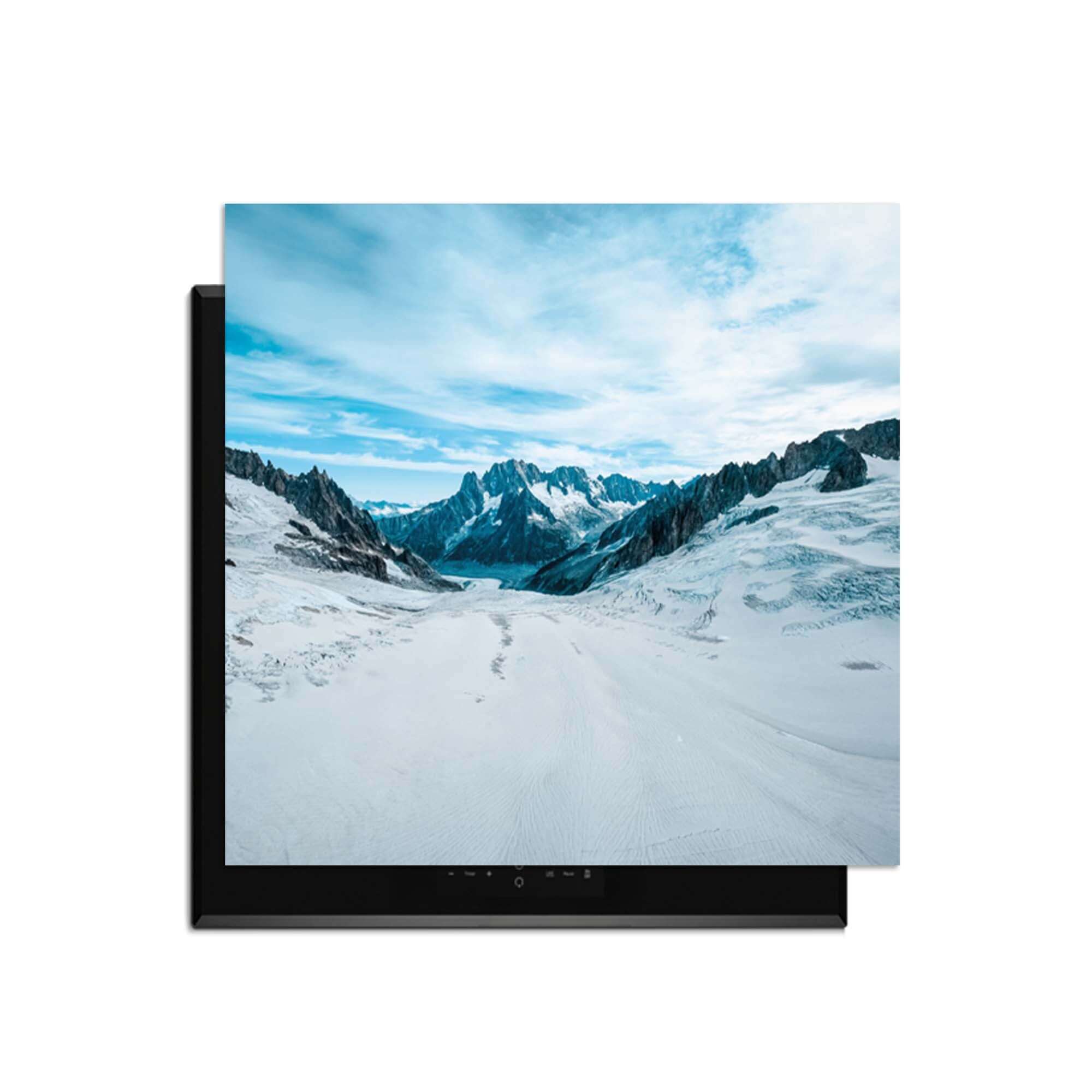 Frozen Peaks - Herdabdeckplatte mit einem ruhigen Bild von schneebedeckten Berggipfeln