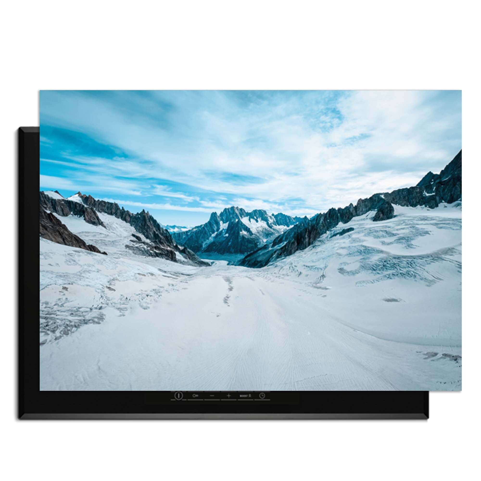 Frozen Peaks - Herdabdeckplatte mit Blick auf schneebedeckte Berge und ruhige Natur.