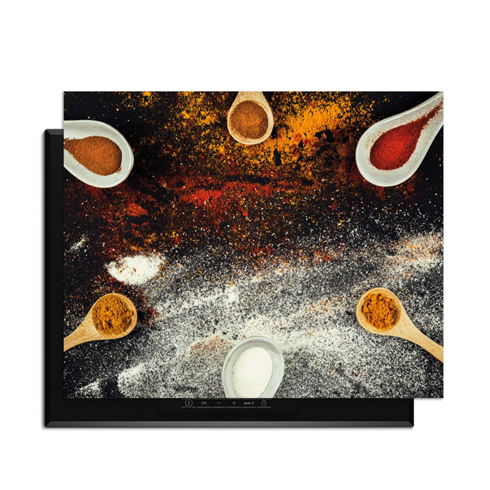 Spice Fusion - Herdabdeckplatte mit bunten Gewürzen und Holzlöffeln in einer modernen Küche.