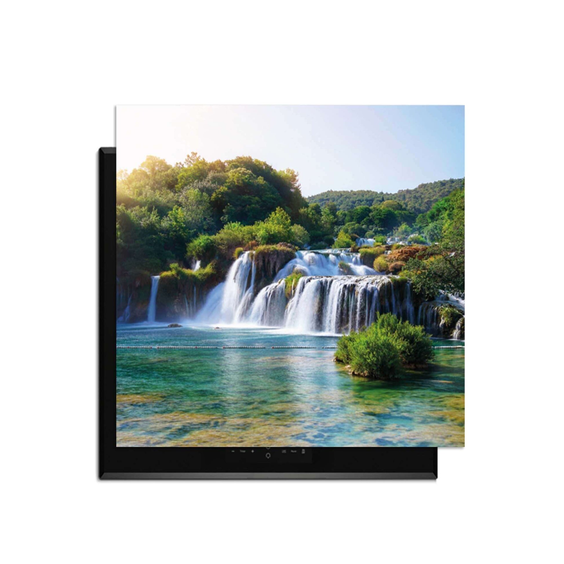 Whispering Falls - Herdabdeckplatte mit einem ruhigen Wasserfall in einer grünen Oase für Ihre Küche.