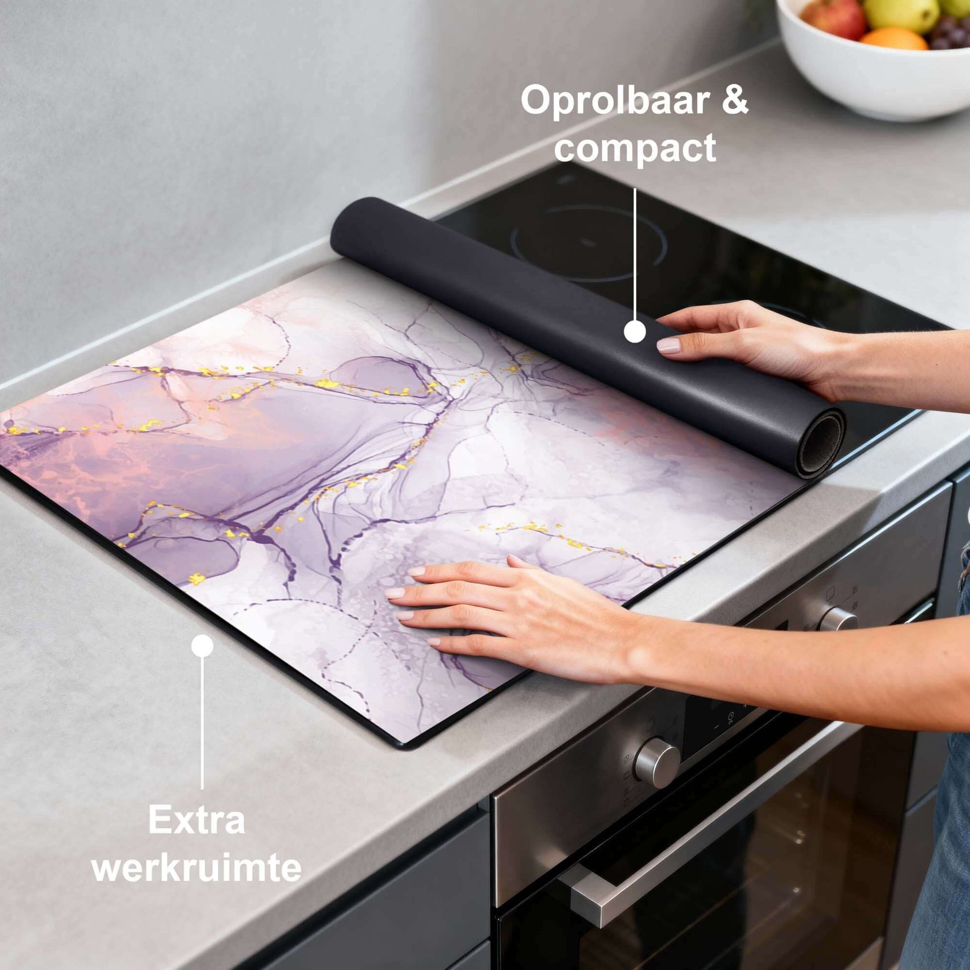 Lavendelmarmor - Herdabdeckplatte auf einem Kochfeld mit Roll- und Kompaktfunktion.