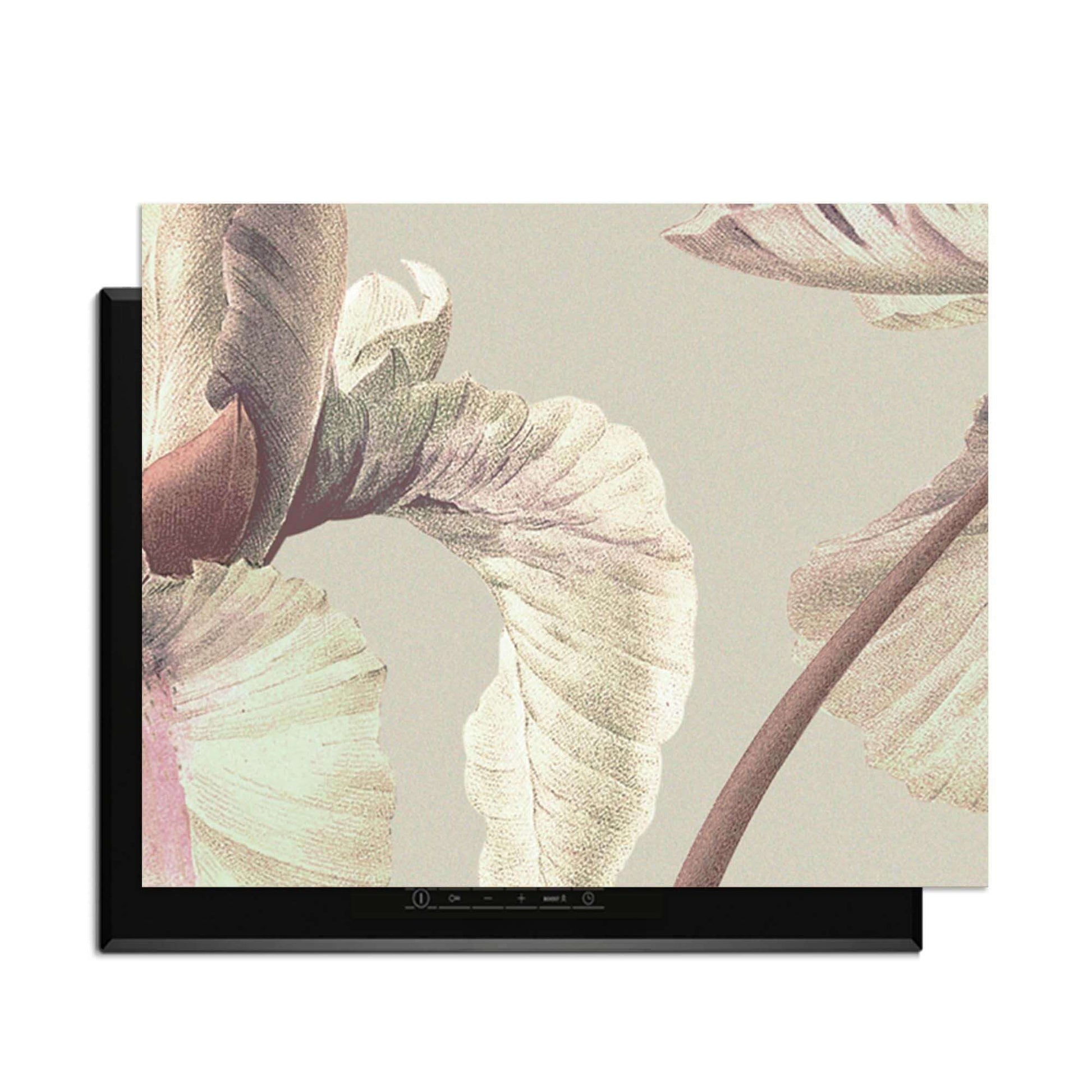 Blush Iris - Herdabdeckplatte mit elegantem Blumendesign und Pastellfarben für eine stilvolle Küche.
