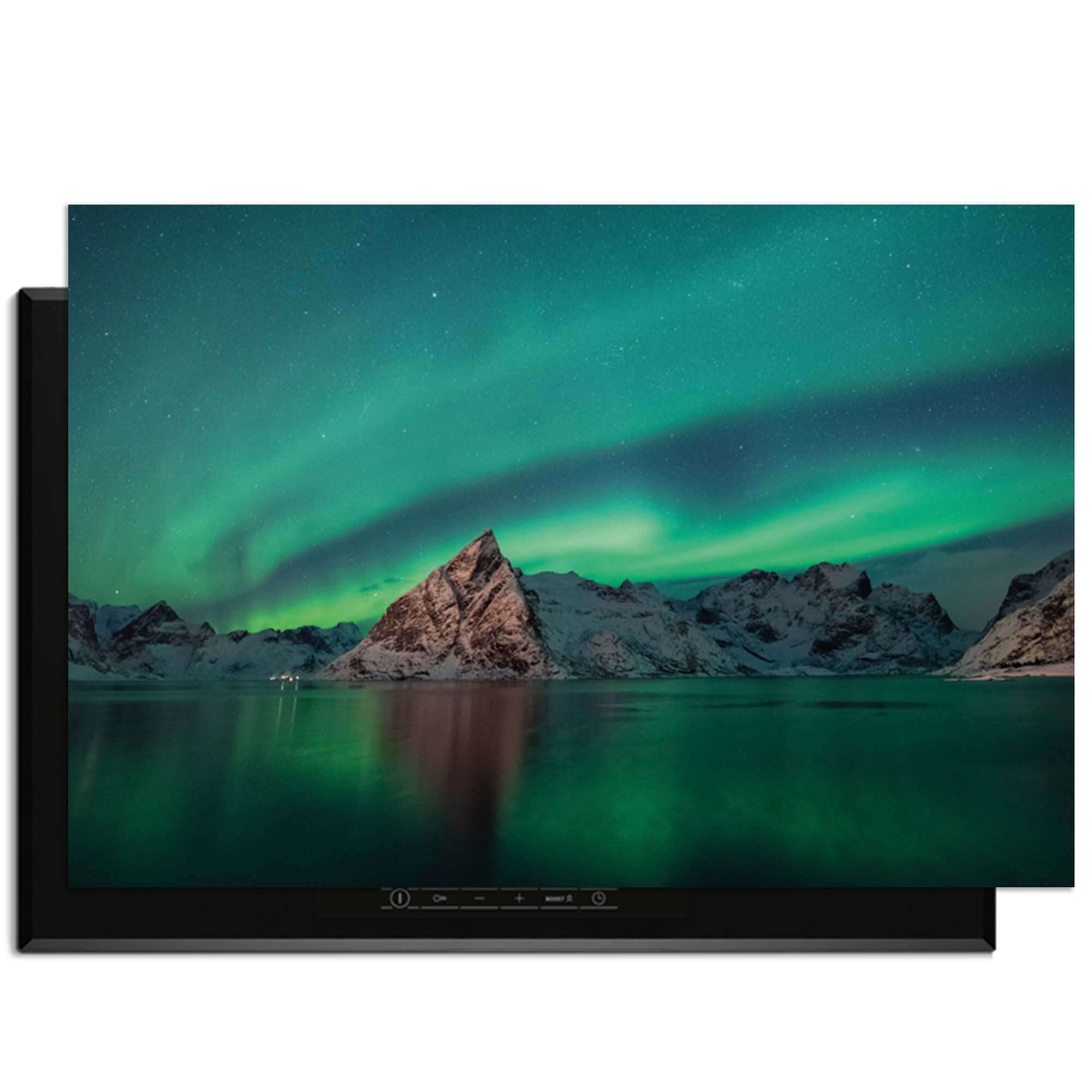 Arctic Aurora - Induktionswächter, der das Nordlicht über einer Berglandschaft und spiegelndem Wasser zeigt.