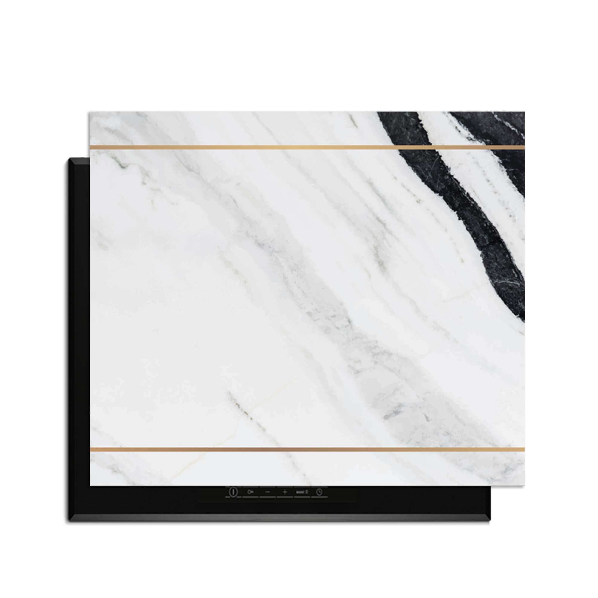 Marble Modern - Herdabdeckplatte mit Marmordesign und goldenen Akzenten für eine moderne Küche.