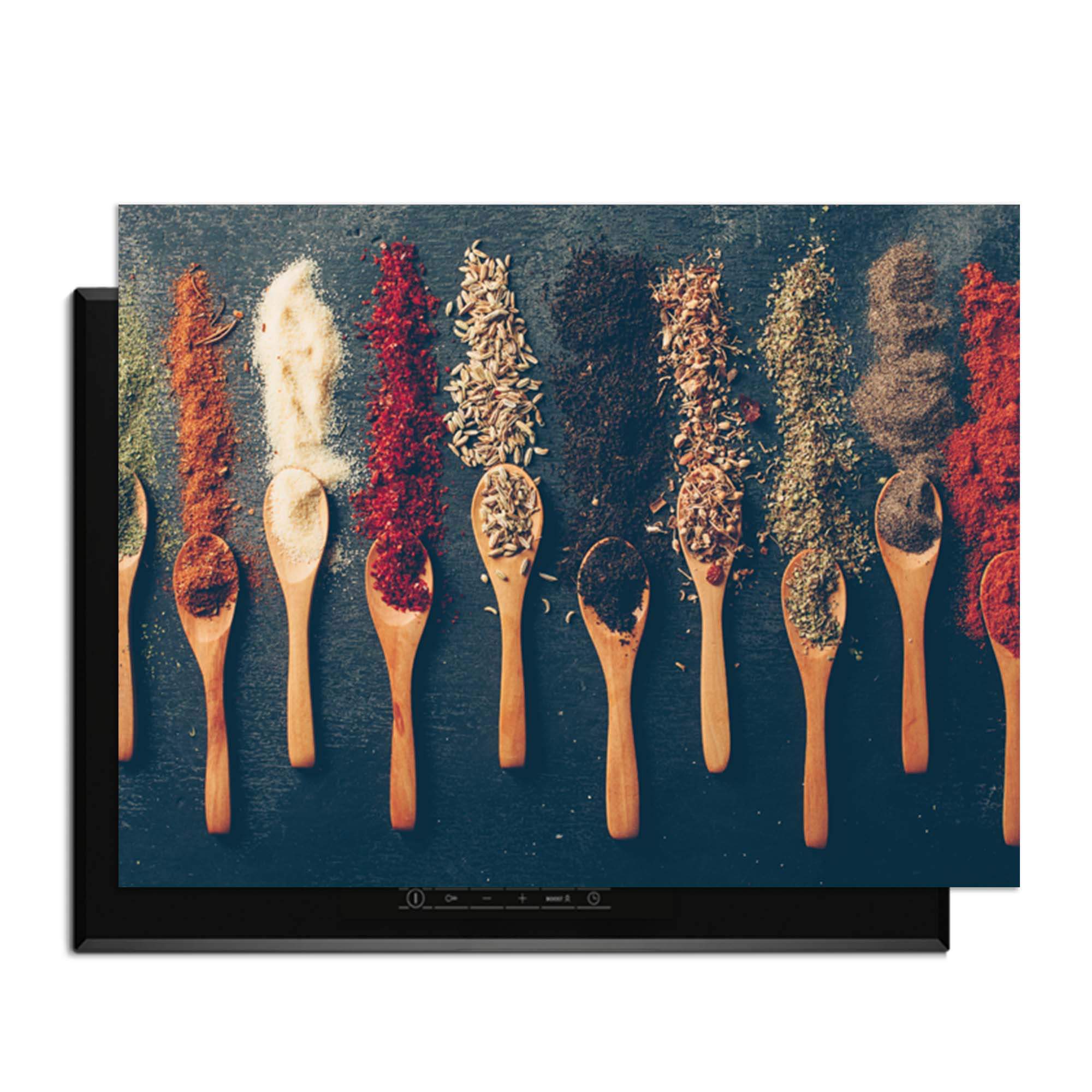 Spice Palette - Herdabdeckplatte mit bunten Gewürzen auf Holzlöffel für eine lebendige Küche.