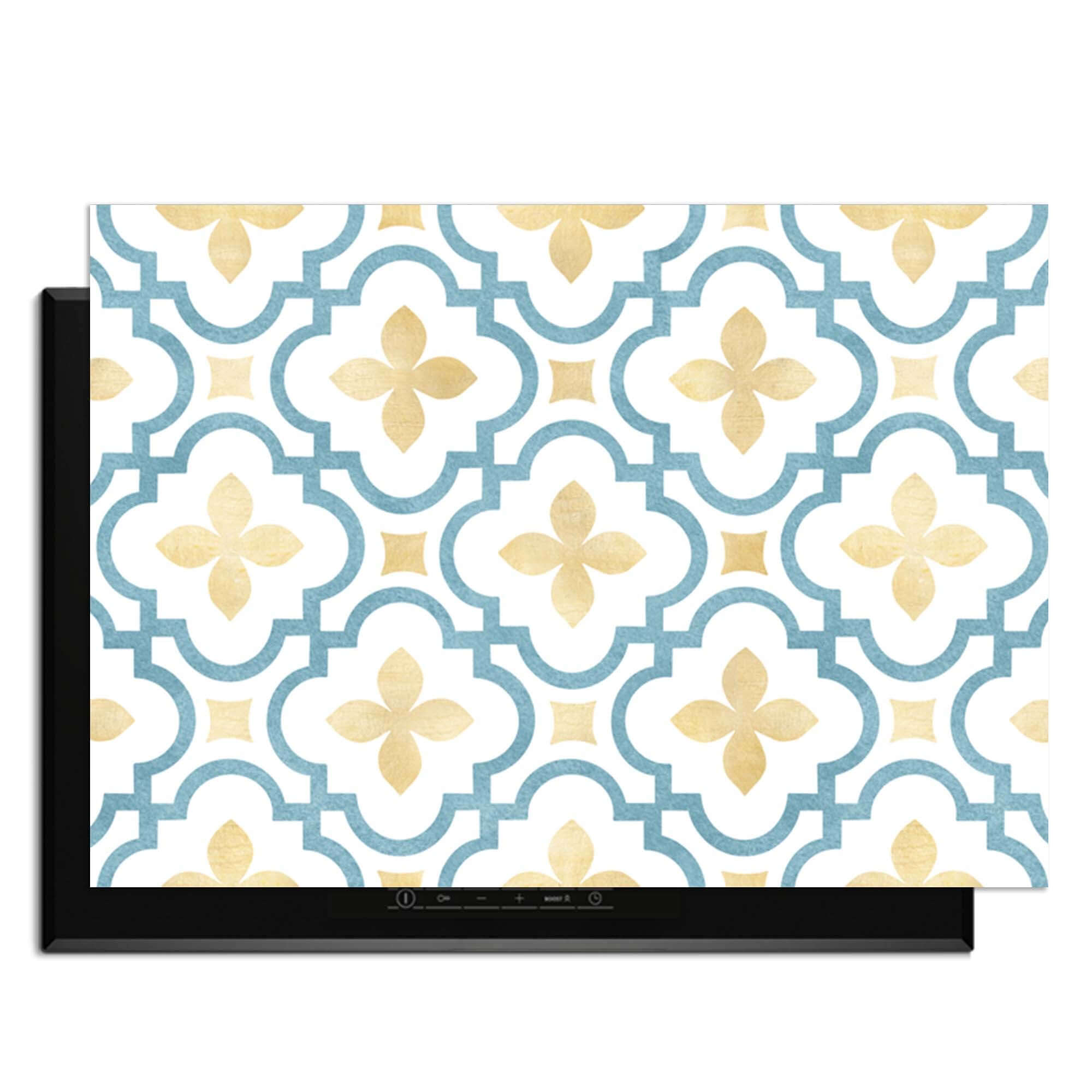 Azure Blossom Tile - Herdabdeckplatte mit goldenem und blauem Kachelmotiv, stilvoll und praktisch für eine mediterrane Küche.