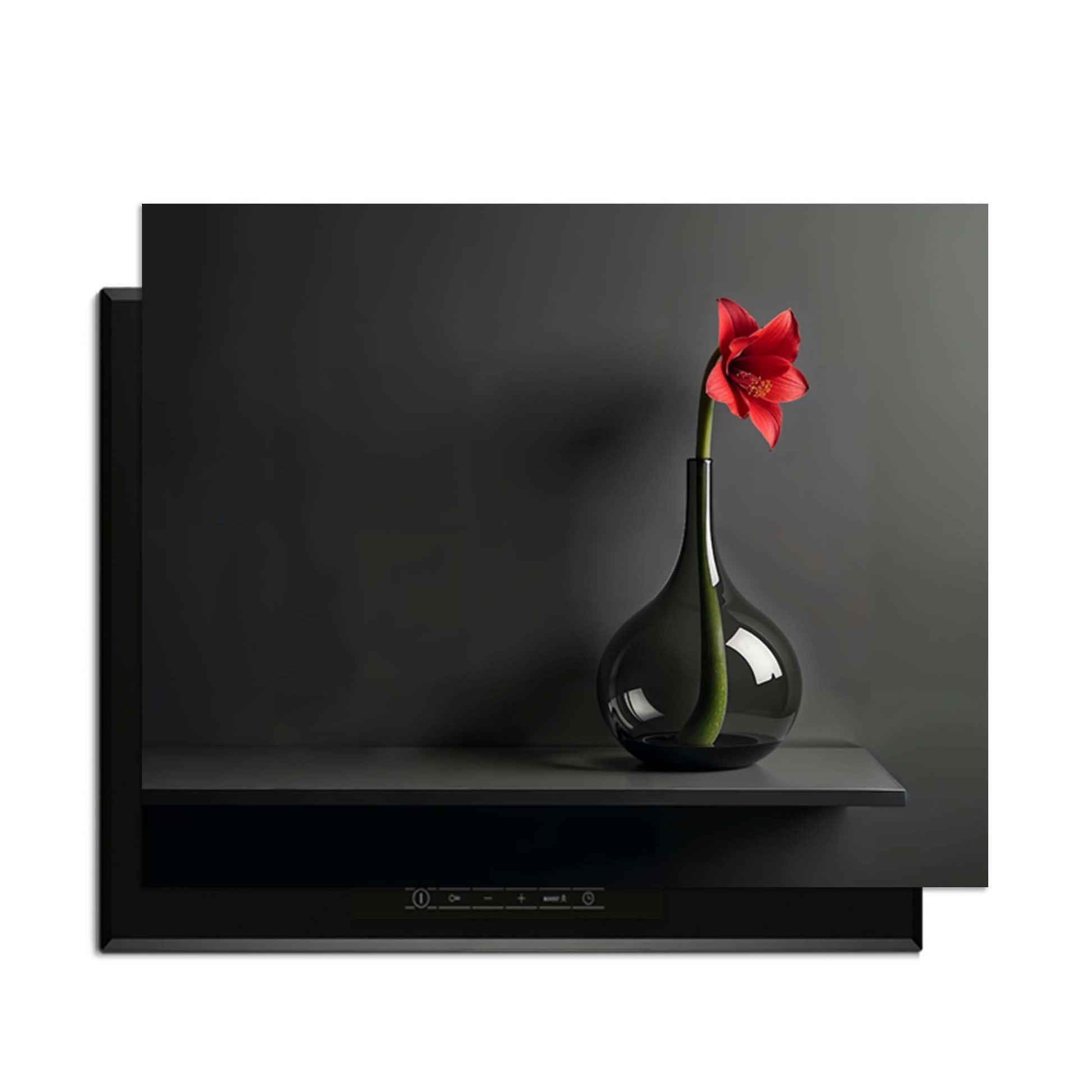 Crimson Silence - Herdabdeckplatte mit einer schwarzen Vase und einer roten Blume, perfekt für die moderne Küche.