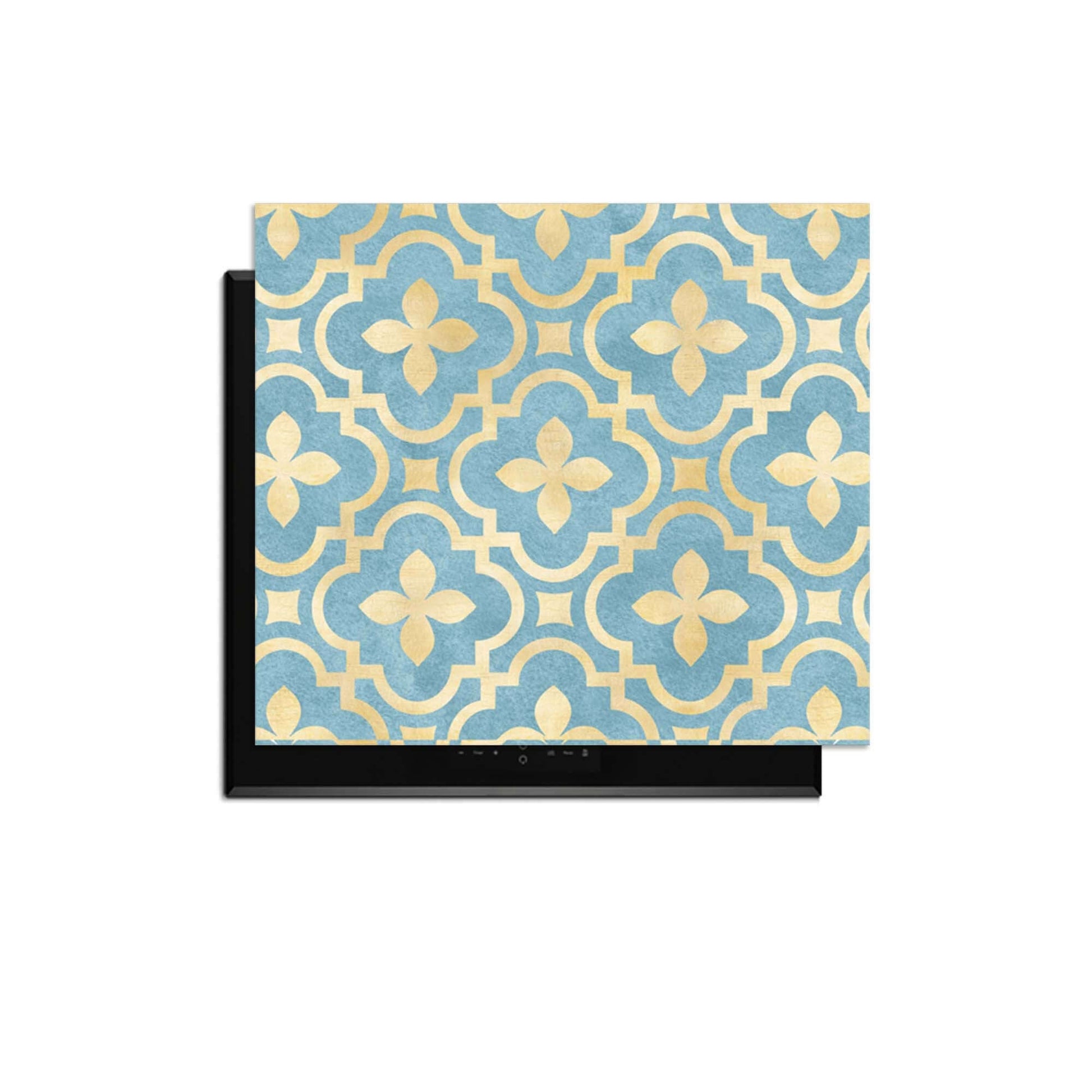Deep Azure Blossom - Herdabdeckplatte mit klassischem Kachelmotiv in Blau und Gold, elegant und stimmungsvoll für Ihre Küche.
