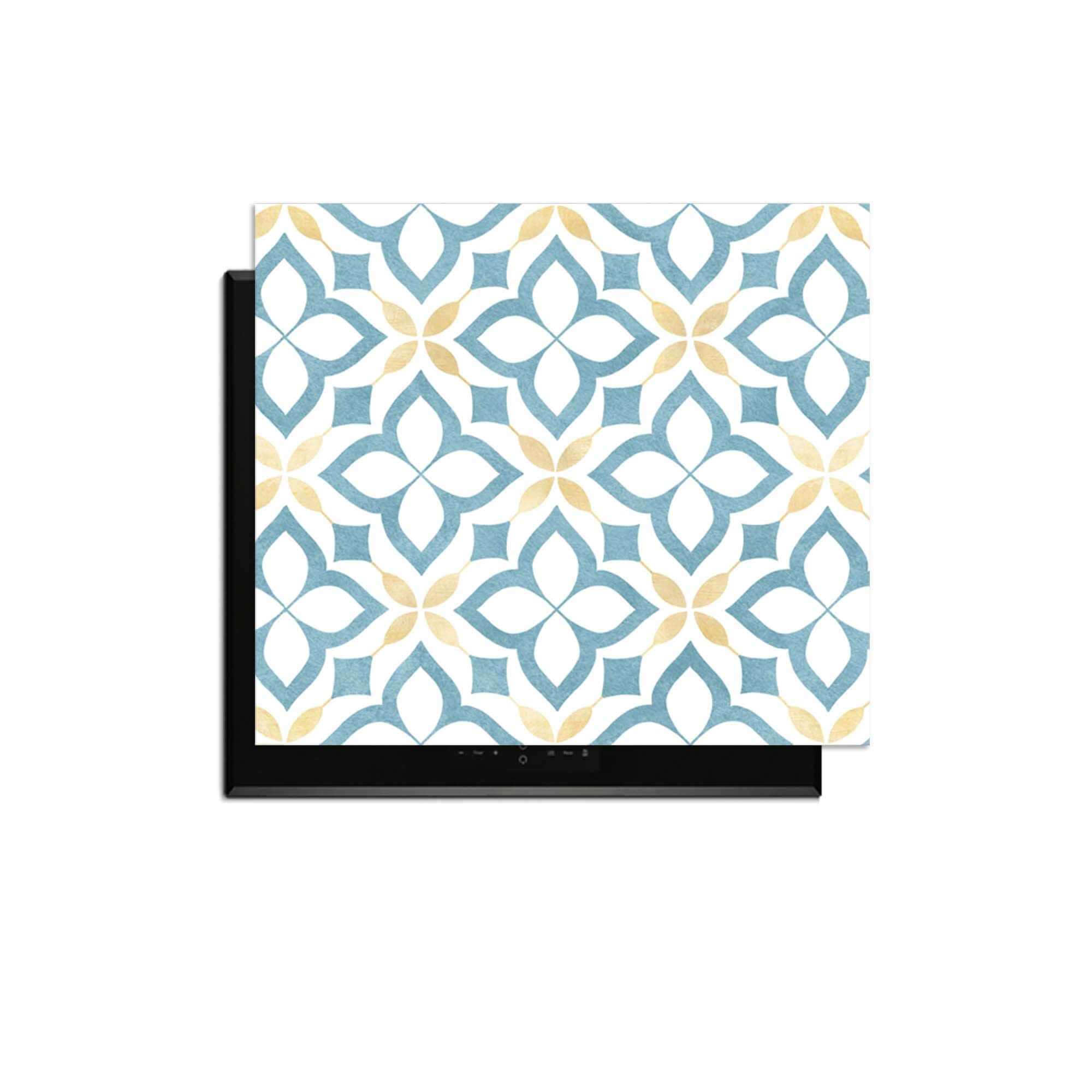 Deep Floral Cross - Herdabdeckplatte mit blau-goldenem Blumendesign auf weißer Oberfläche, für eine stilvolle Kücheneinrichtung.