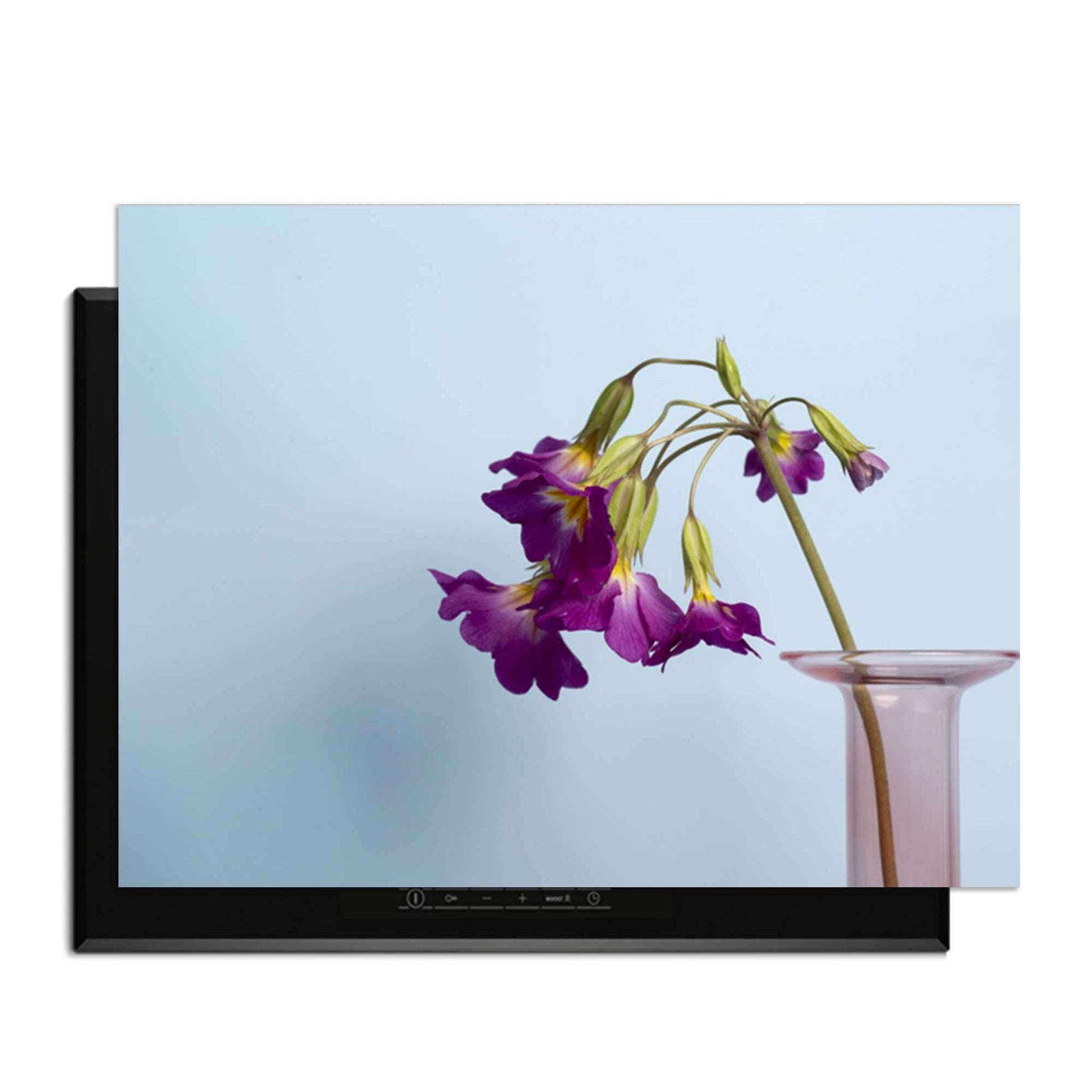 Delicate Drop - Herdabdeckplatte mit Blumen für eine stilvolle Küche.