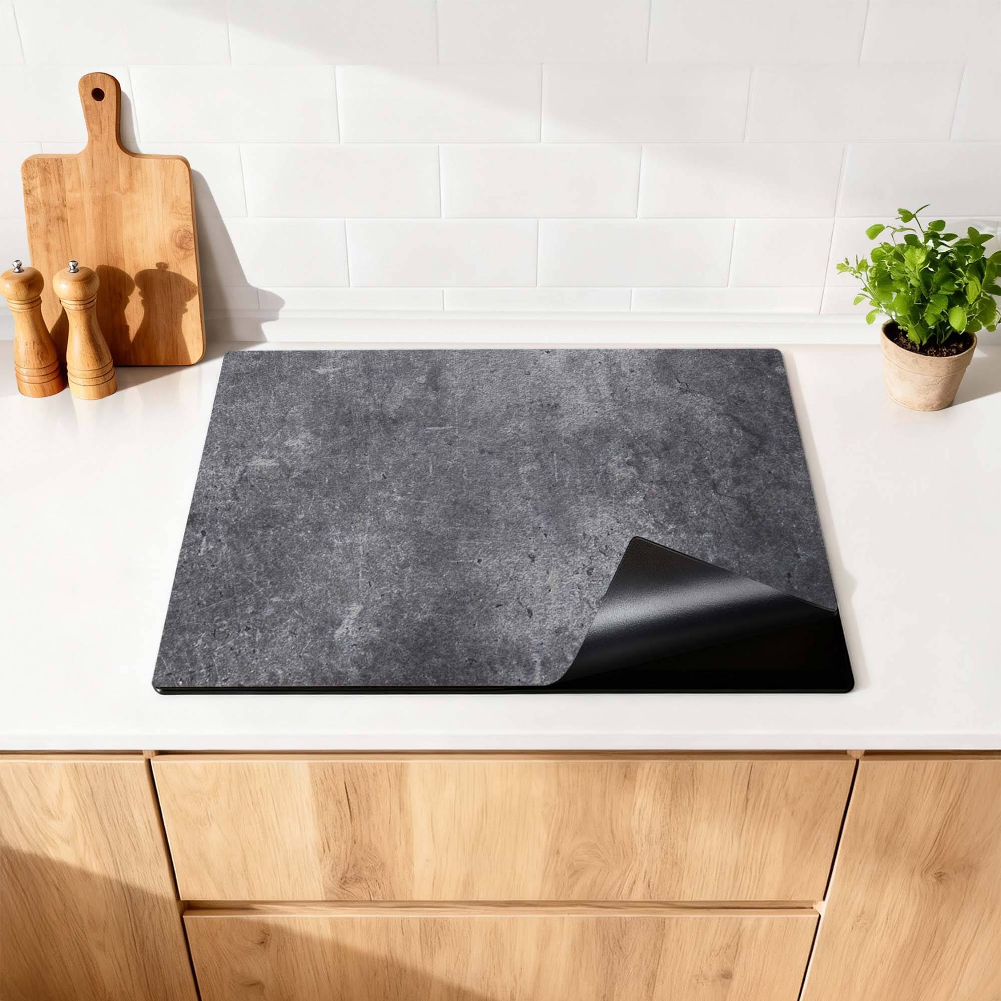 Dunkelgrauer Vinyl-Herdabdeckplatte in Betonoptik