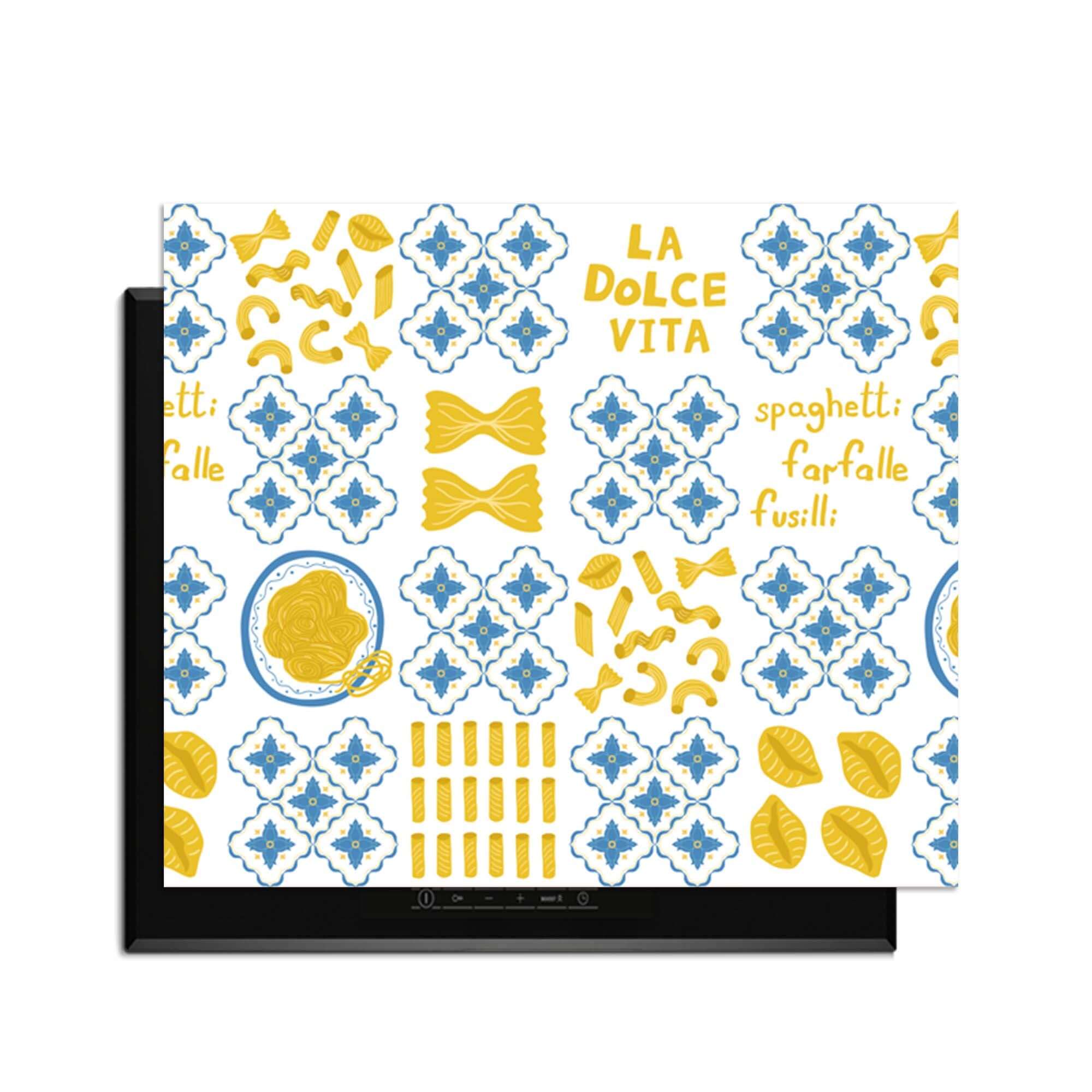 Pasta Tiles - Herdabdeckplatte mit italienischen Kachelmotiven und Pastaformen in Blau und Gelb auf weißem Hintergrund.