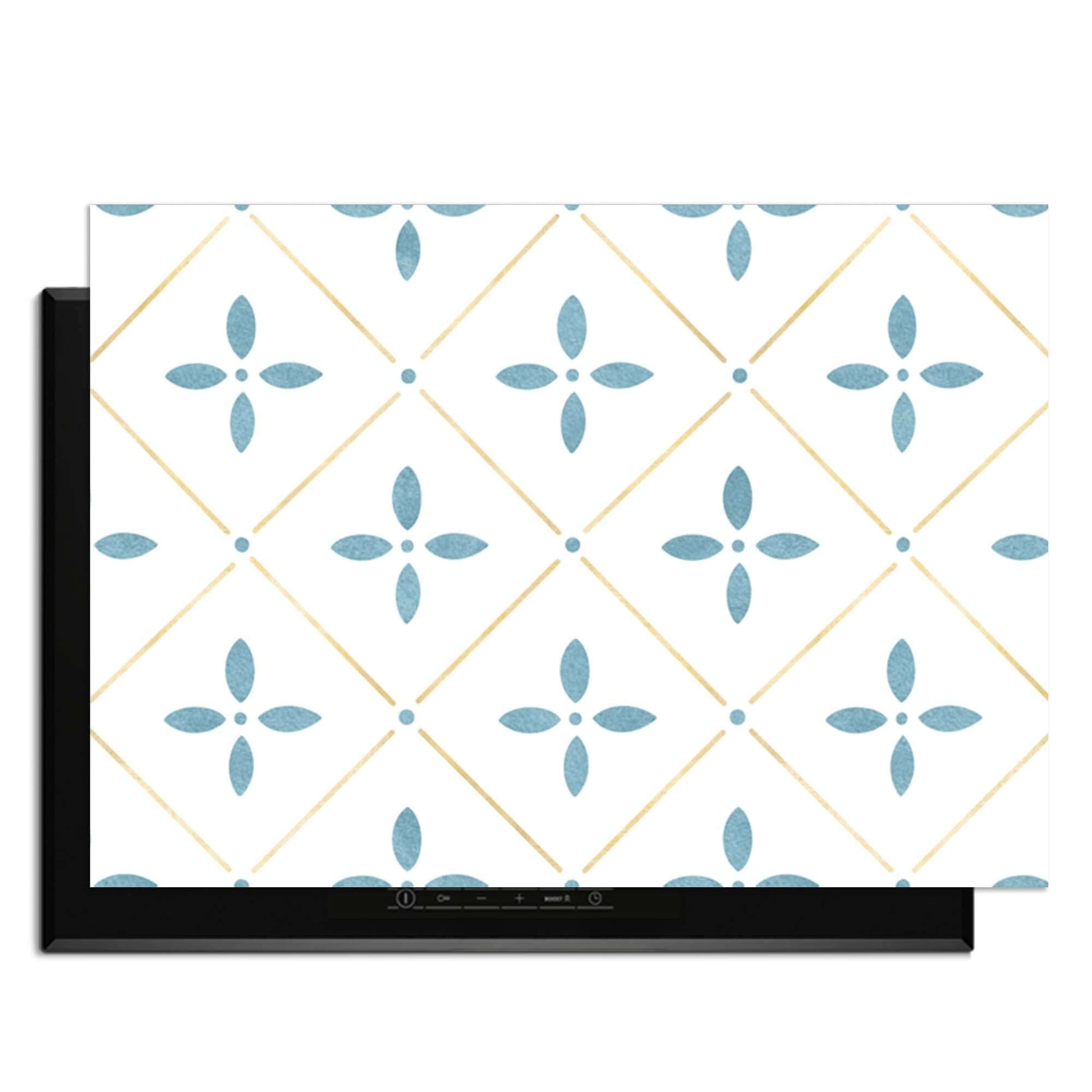 Starline White Tile - Herdabdeckplatte mit hellem Kachelmuster und blauen Blumendetails, ideal für den Schutz von Induktionskochfeldern.