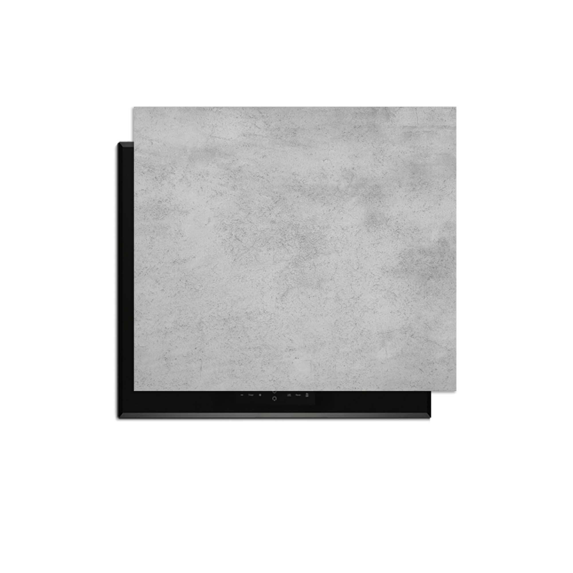 Urban Grey - Herdabdeckplatte auf dem Induktionskochfeld in hellgrauem Beton-Design für Stil und Schutz.