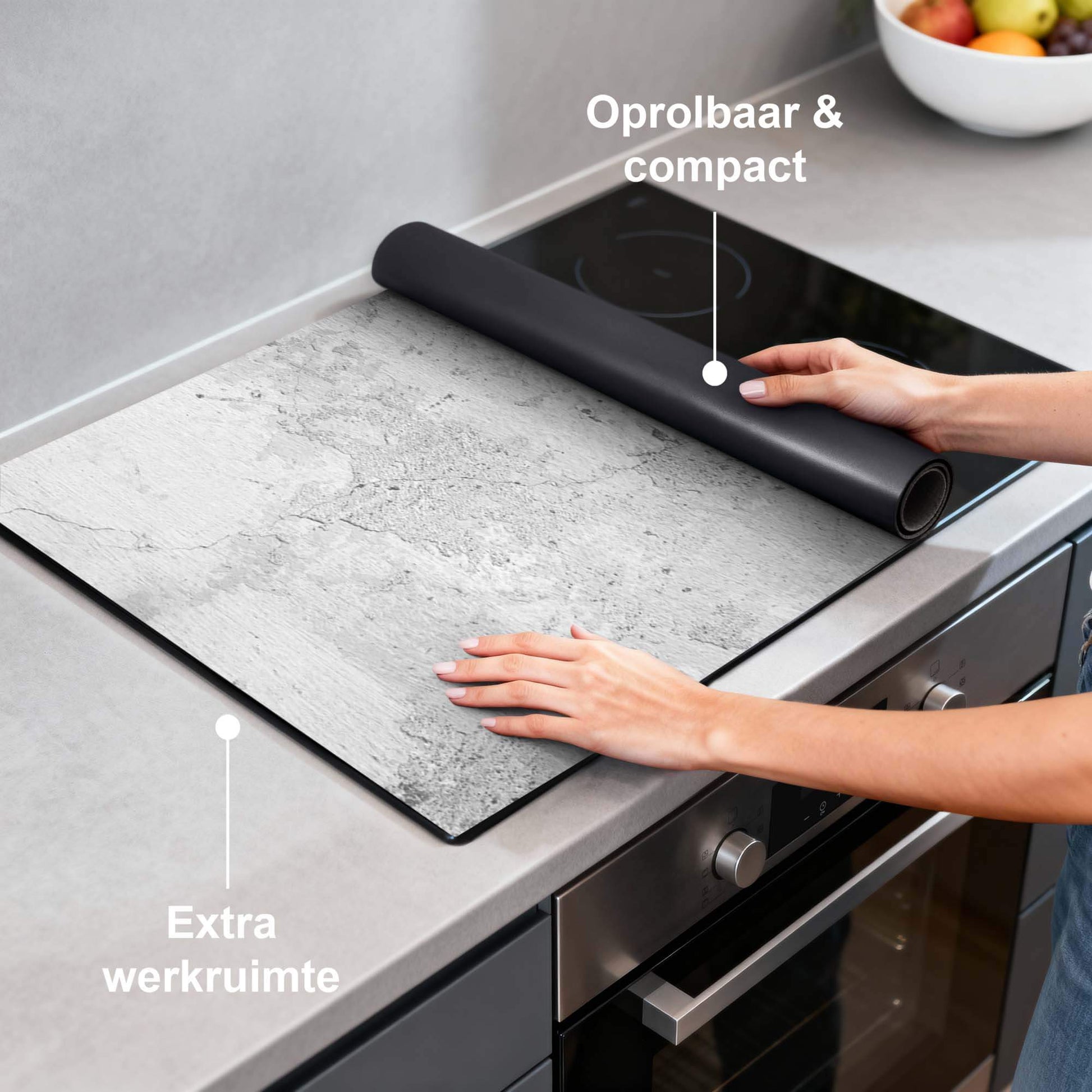 Urban White - Herdabdeckplatte auf einer modernen Küchenarbeitsplatte, bietet zusätzliche Arbeitsfläche und Schutz.