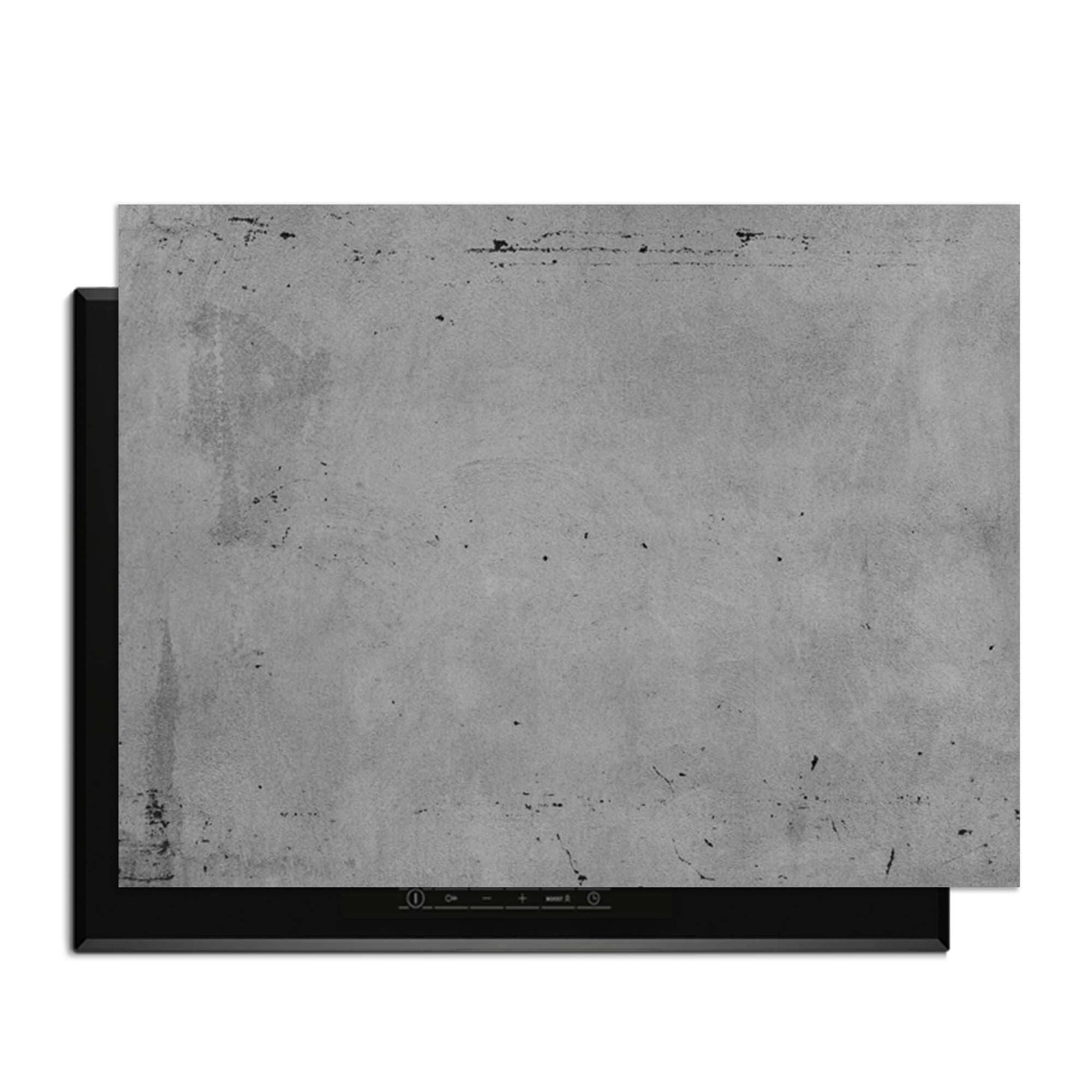 Urban Slate - Herdabdeckplatte mit einem robusten Betonmuster für eine moderne Küche.