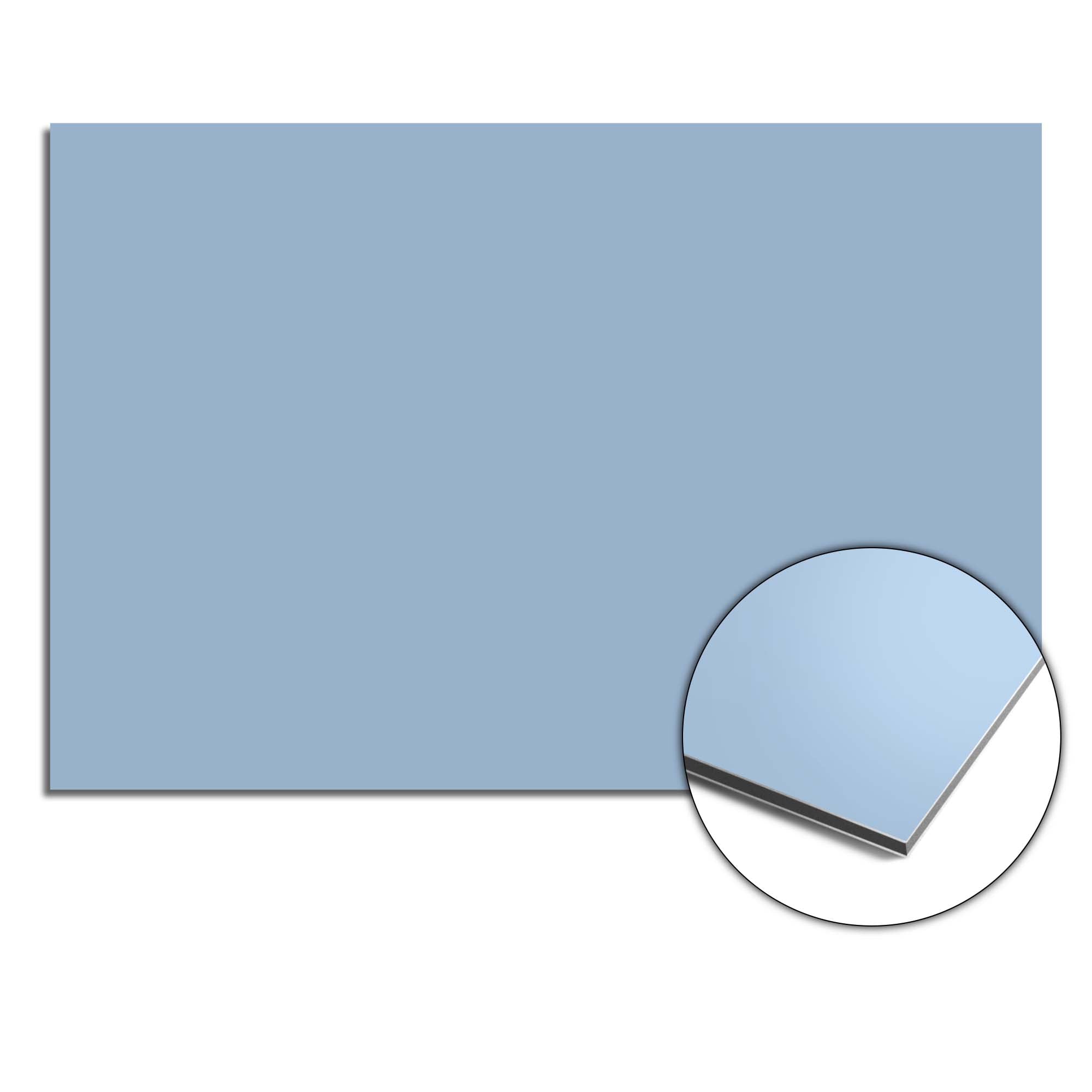 Clear Sky Spritzschutz in Hellblau, ideal für die Küche und für einen modernen Look.