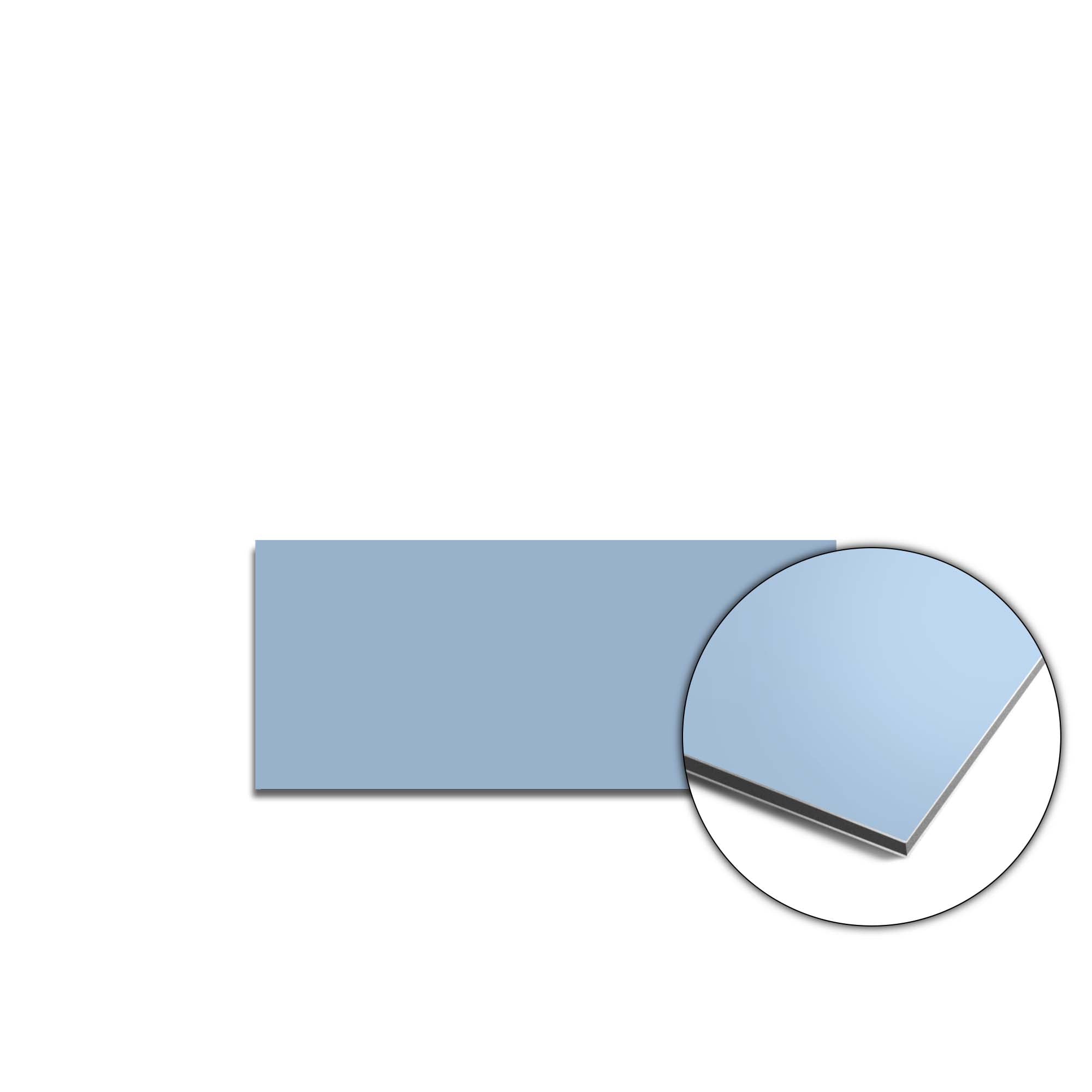 Clear Sky Spritzschutz in einem hellblauen Farbton für die Küche, moderner und ruhiger Look, schützender Spritzschutz für Wände.