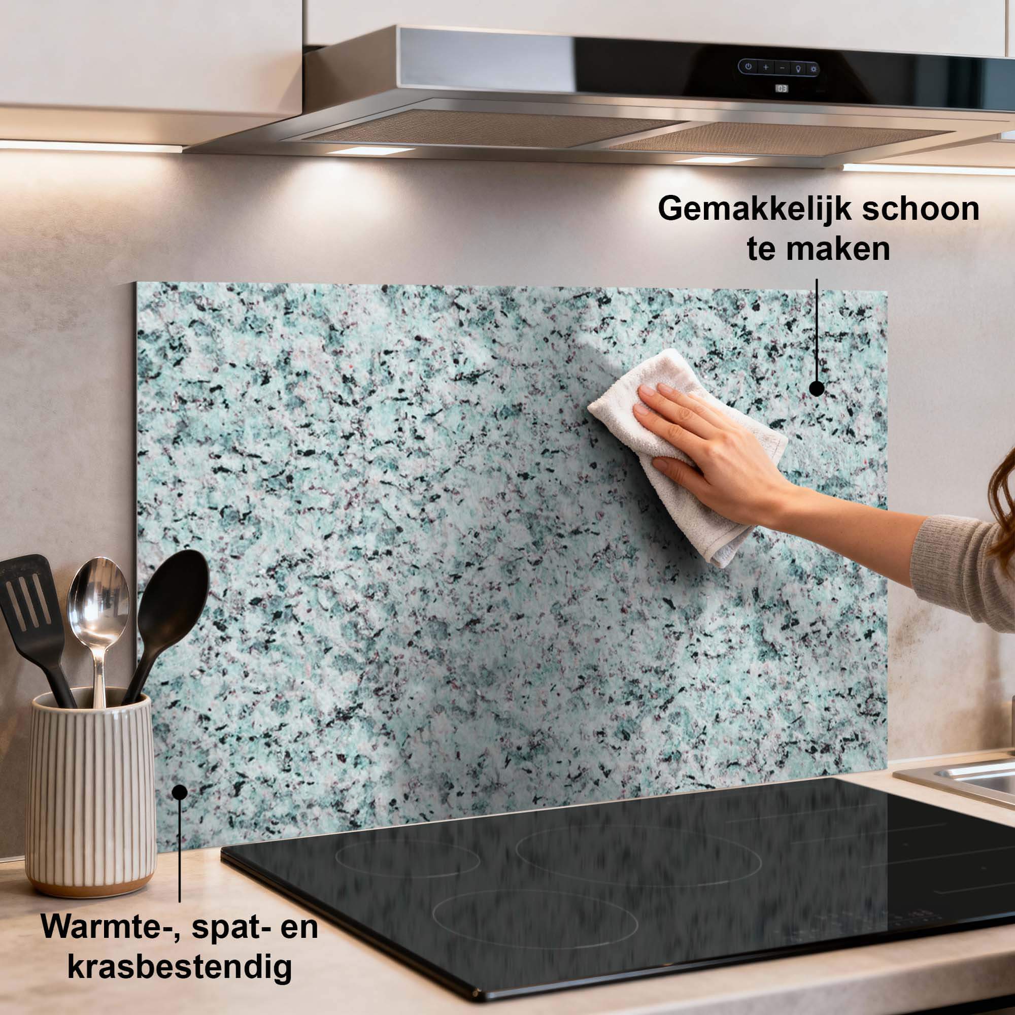 Baltic Mist Spritzschutz an der Küchenwand, hitze- und kratzfest, leicht zu reinigen, Küchenspritzschutz in Granitoptik.