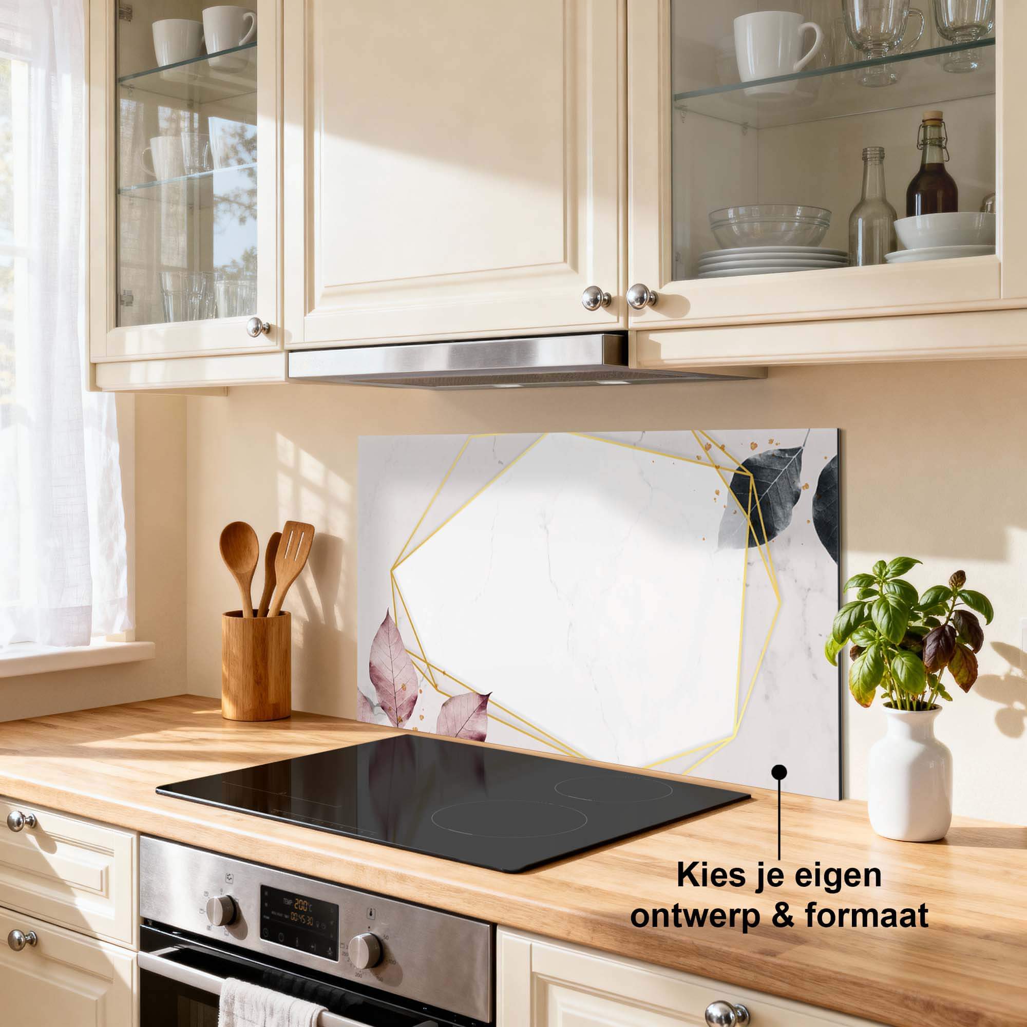 Geometrische Eleganz Splash Screen in der Küche mit Marmor und goldenen Linien, stilvoller Kitchen Splash Screen für moderne Splash Wall.