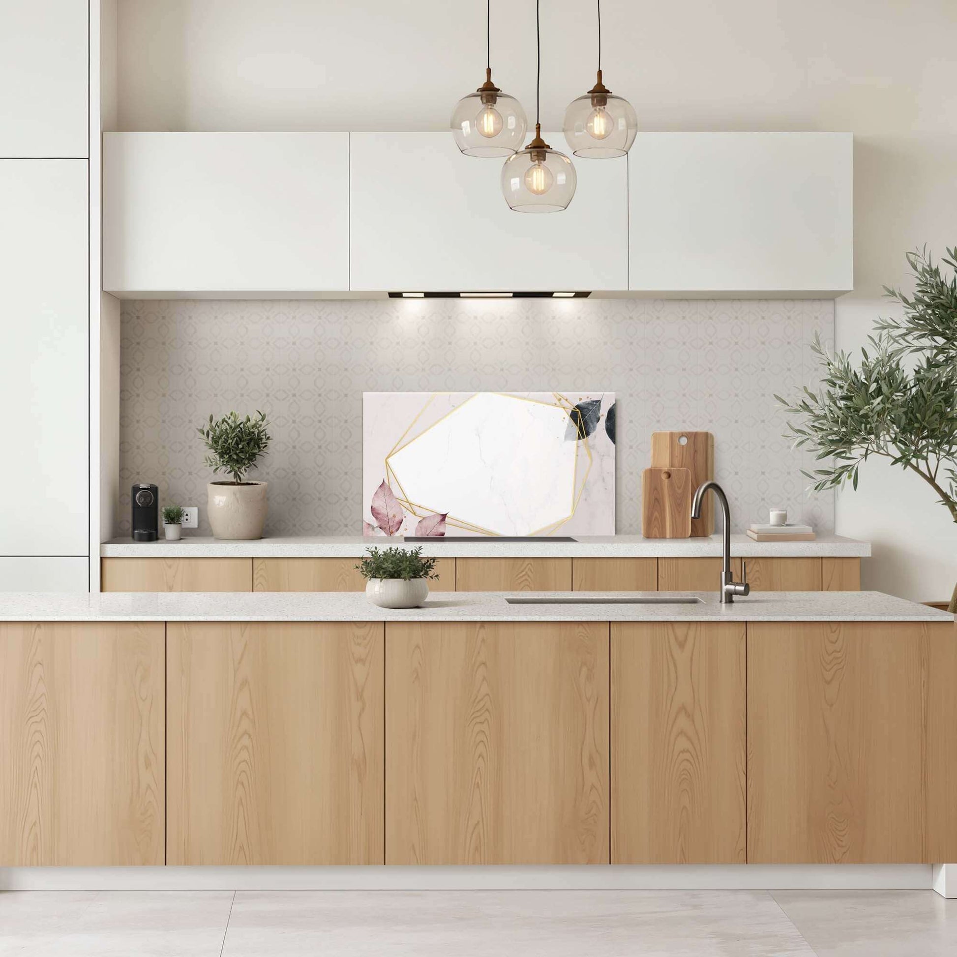 Moderne Küche mit Geometric Elegance Splashback, luxuriöses geometrisches Design mit Marmor und Gold, ideal für eine maßgeschneiderte Spritzwand.