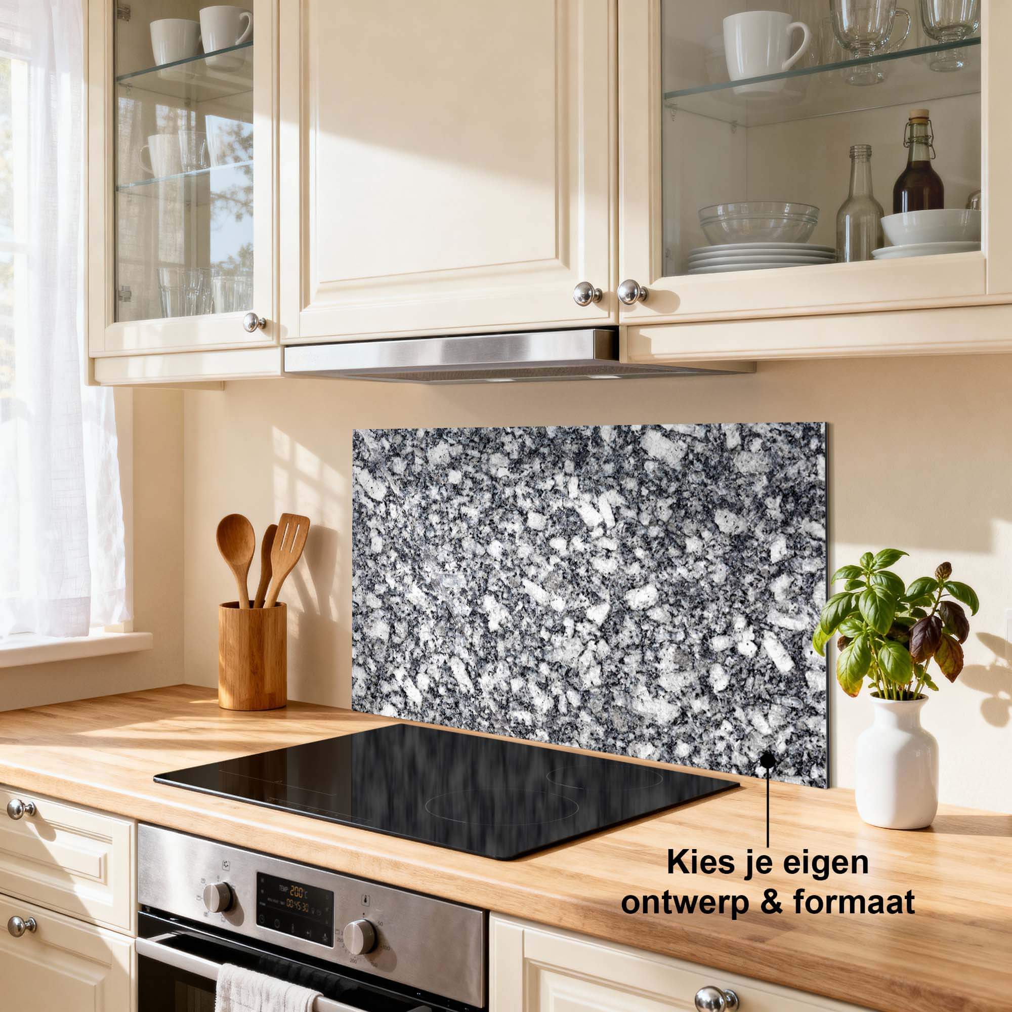 Midnight Granite Splashback Kitchen Splashback mit blau-grauem Granit in einer modernen Küche als stilvolle und langlebige Spritzwand.