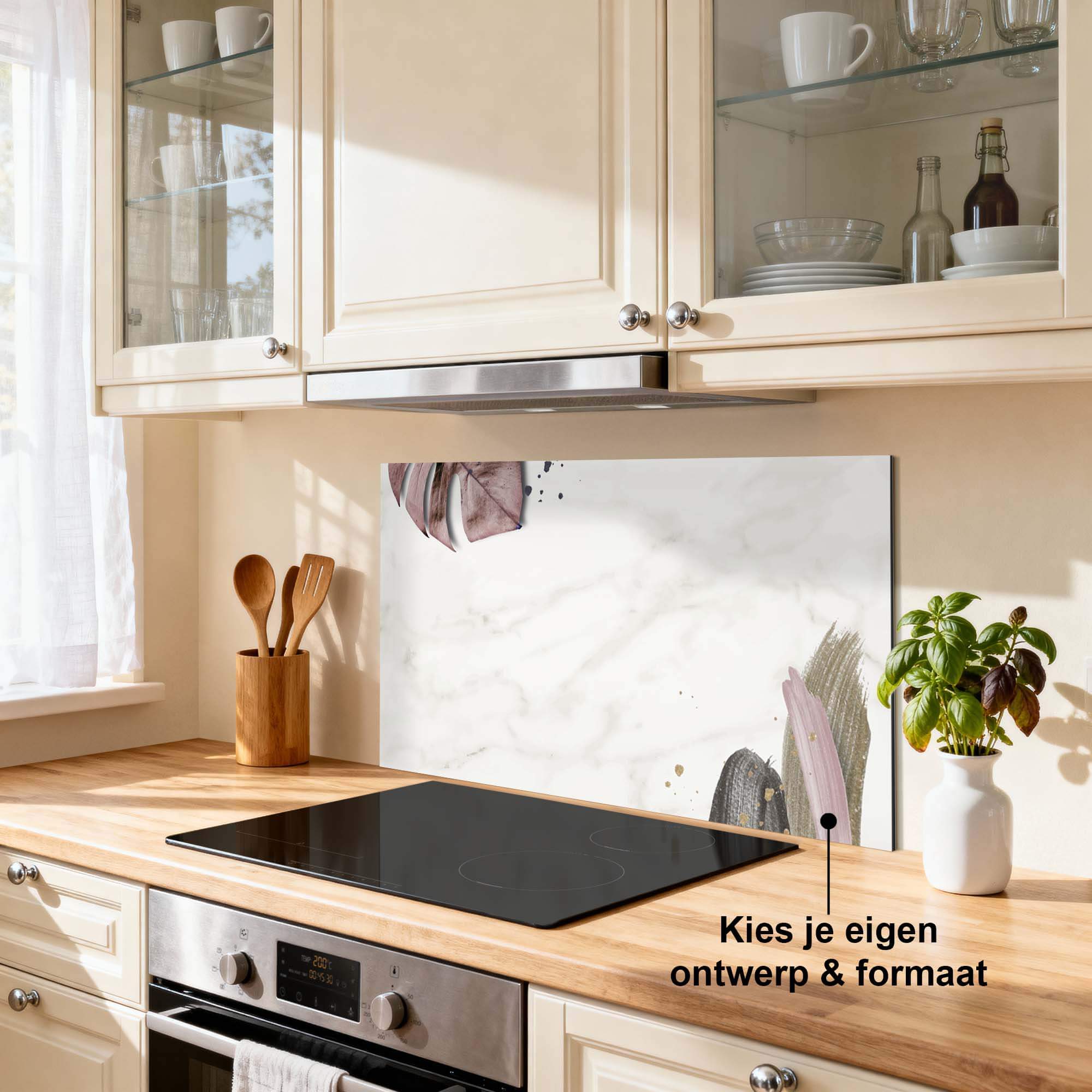 Soft Blush Splashback mit Marmordesign in einer modernen Küche, Splashback mit rosa und goldenen Akzenten, ideal für jeden Küchenstil.