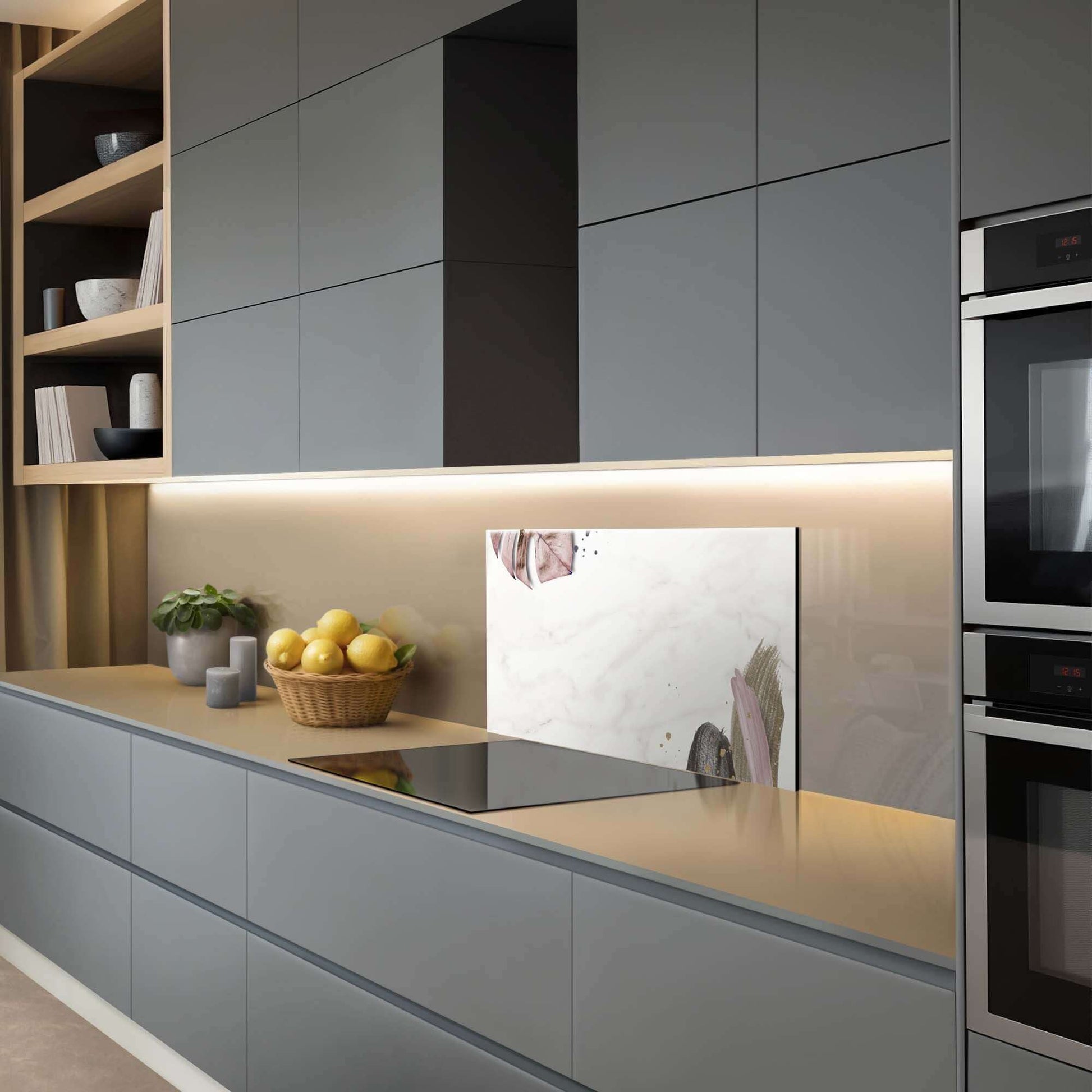 Soft Blush Splashback mit Marmordesign, Küchensplashback mit rosa und goldenen Akzenten, moderner Splashback mit stilvollem Look