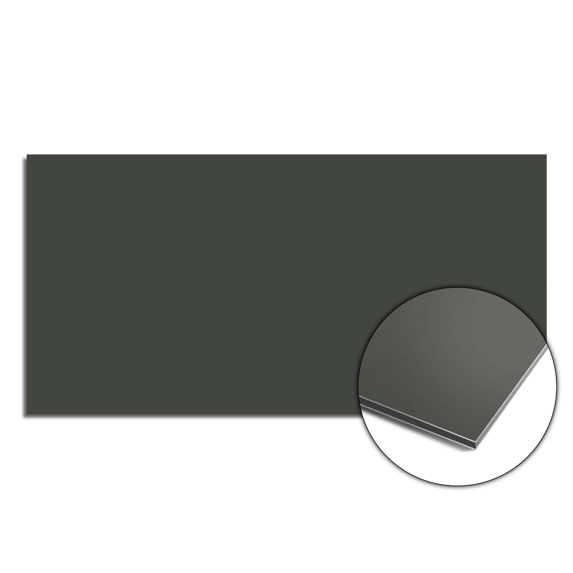 Climbing Ivy Splash Screen - Tiefgrüner Küchenspritzschutz für einen modernen und luxuriösen Look, passend zu Holz und Erdtönen.