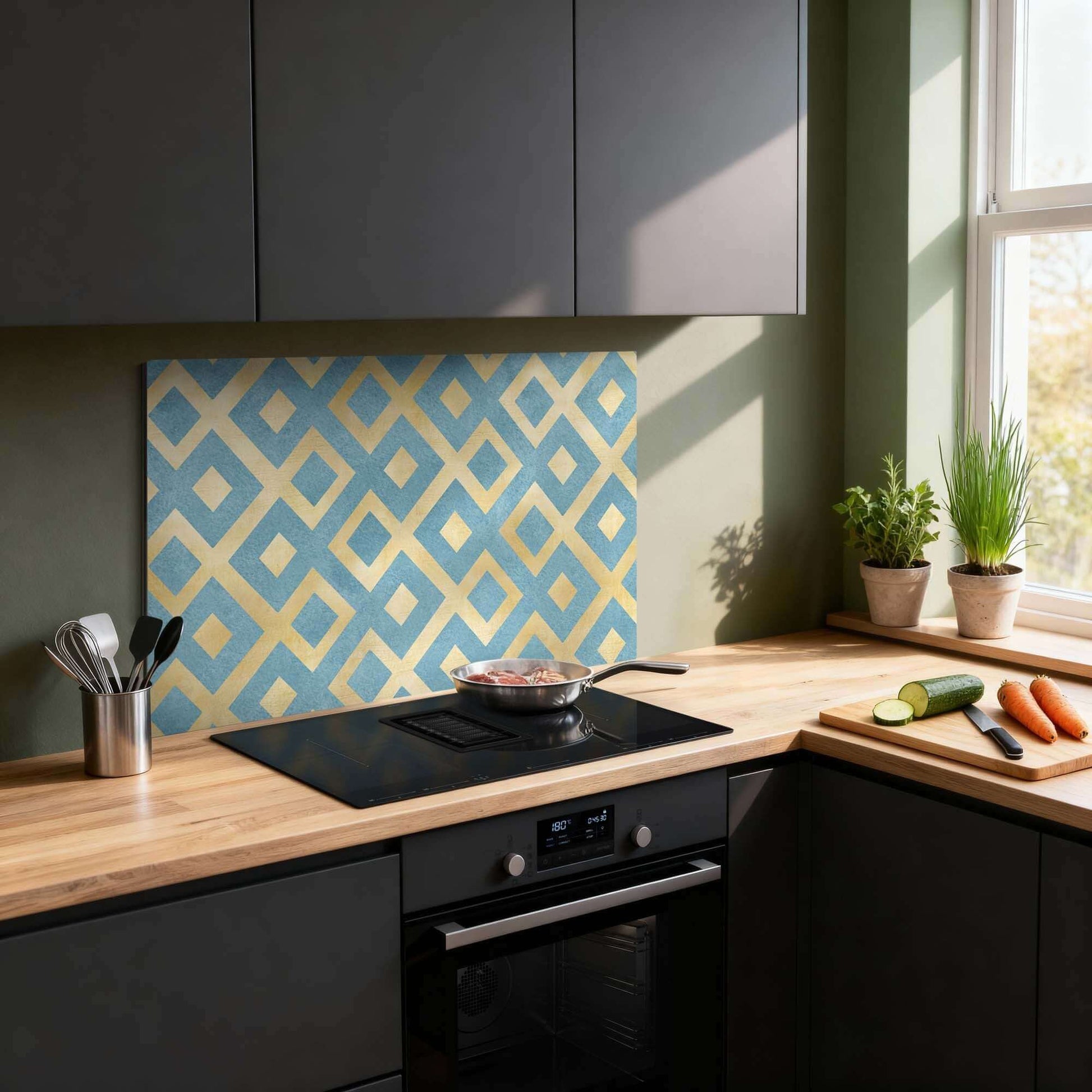 Deep Diamond Grid Splash Screen: moderner geometrischer Spritzschutz in Azurblau und Gold für den luxuriösen Küchenstil - Kitchen Splash Screen Splash Wall