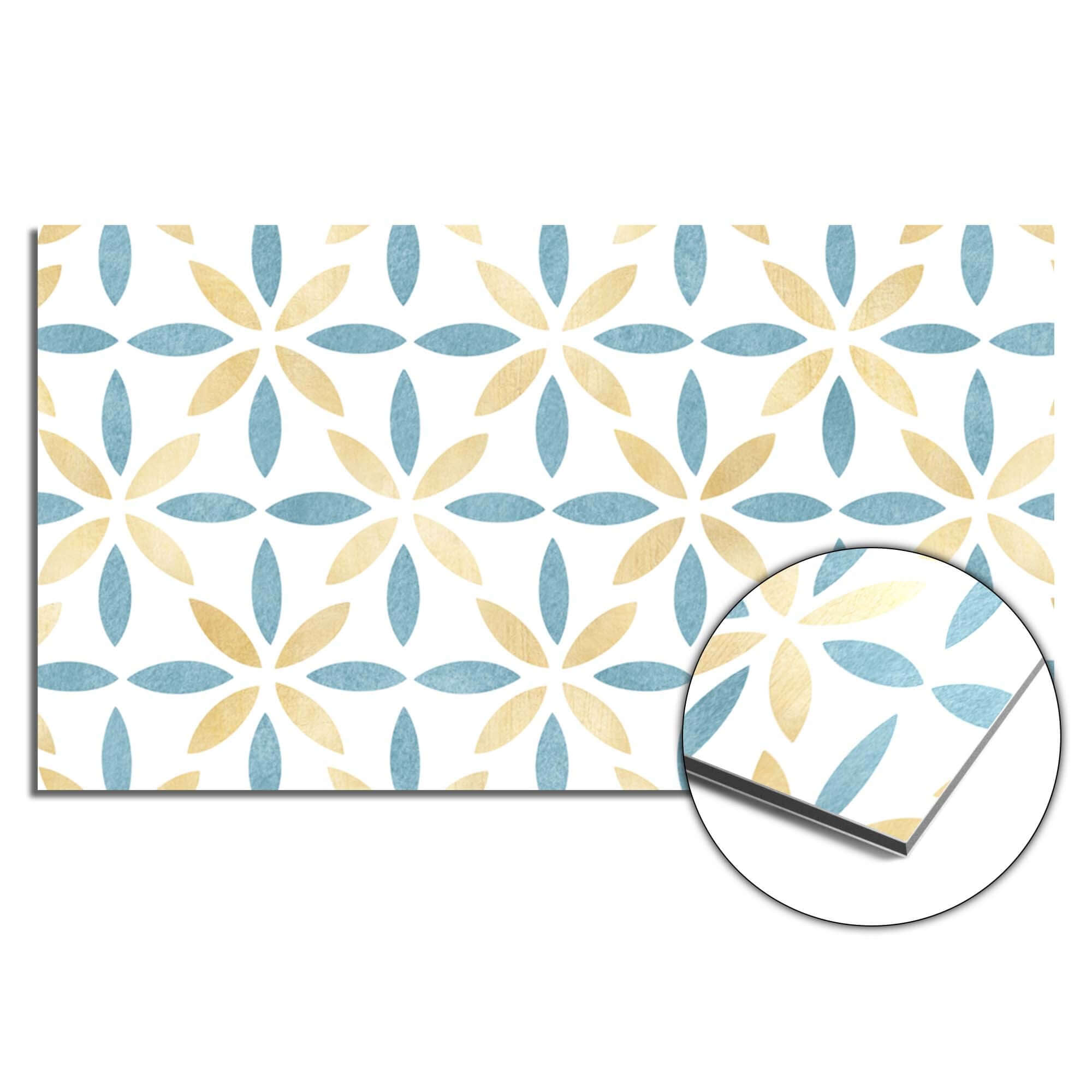 Petal White Fliesenspritzschutz mit floralem Muster in Blau und Gold, perfekt als Küchenspritzschutz oder Spritzwand, für einen frischen Look.