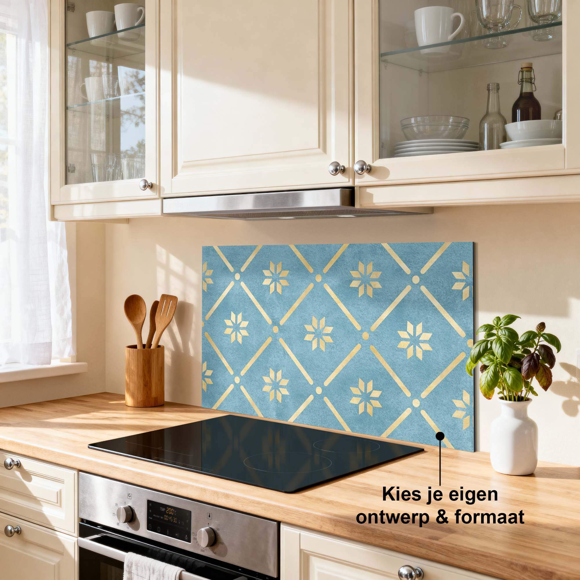 Starline Blue Tile Splashback mit goldenen Akzenten, Küchensplashback, stilvoller und pflegeleichter Splashback in moderner Kücheneinrichtung.