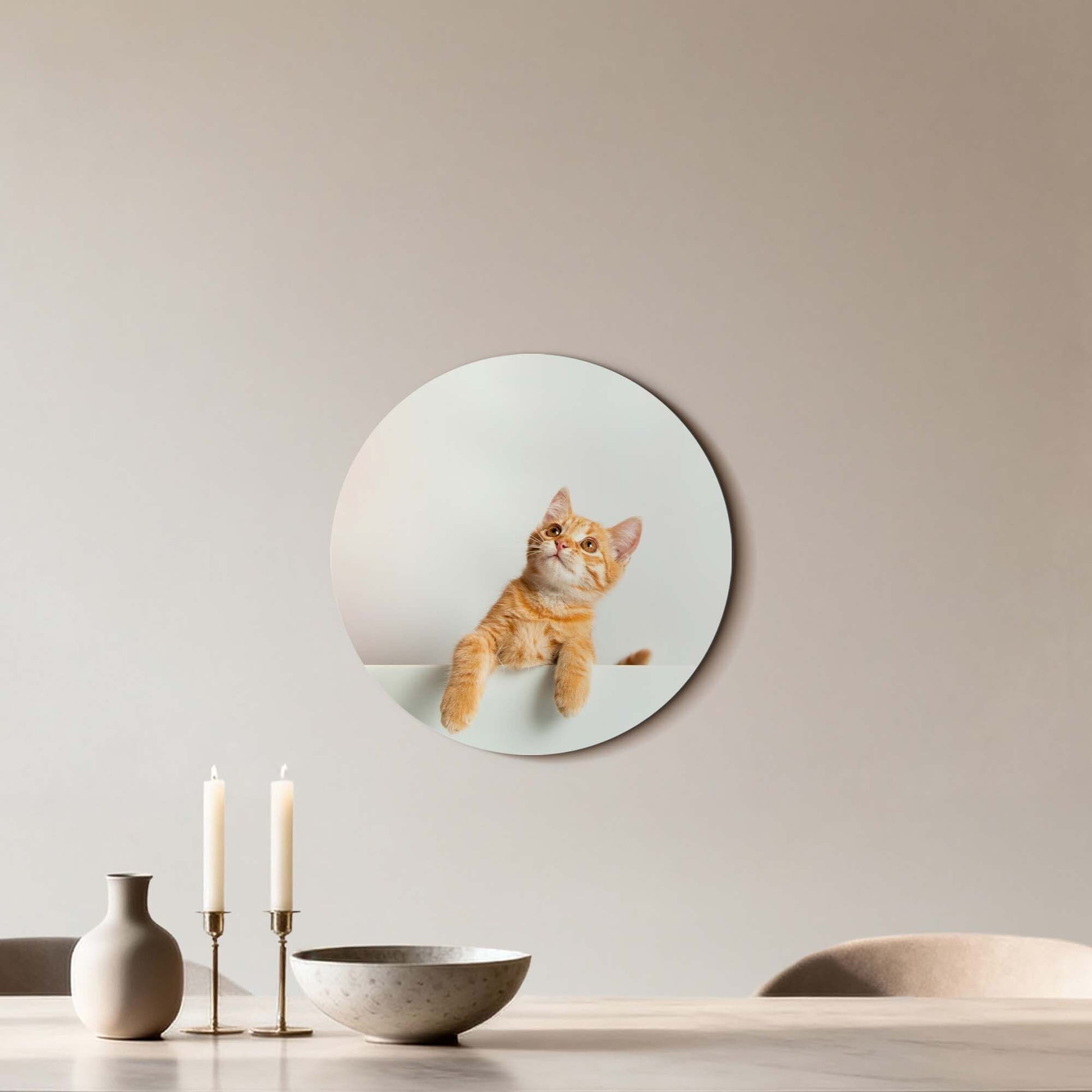 Amber Curiosity - Wandbild einer orangefarbenen Katze, moderne Wanddekoration für jedes Interieur.