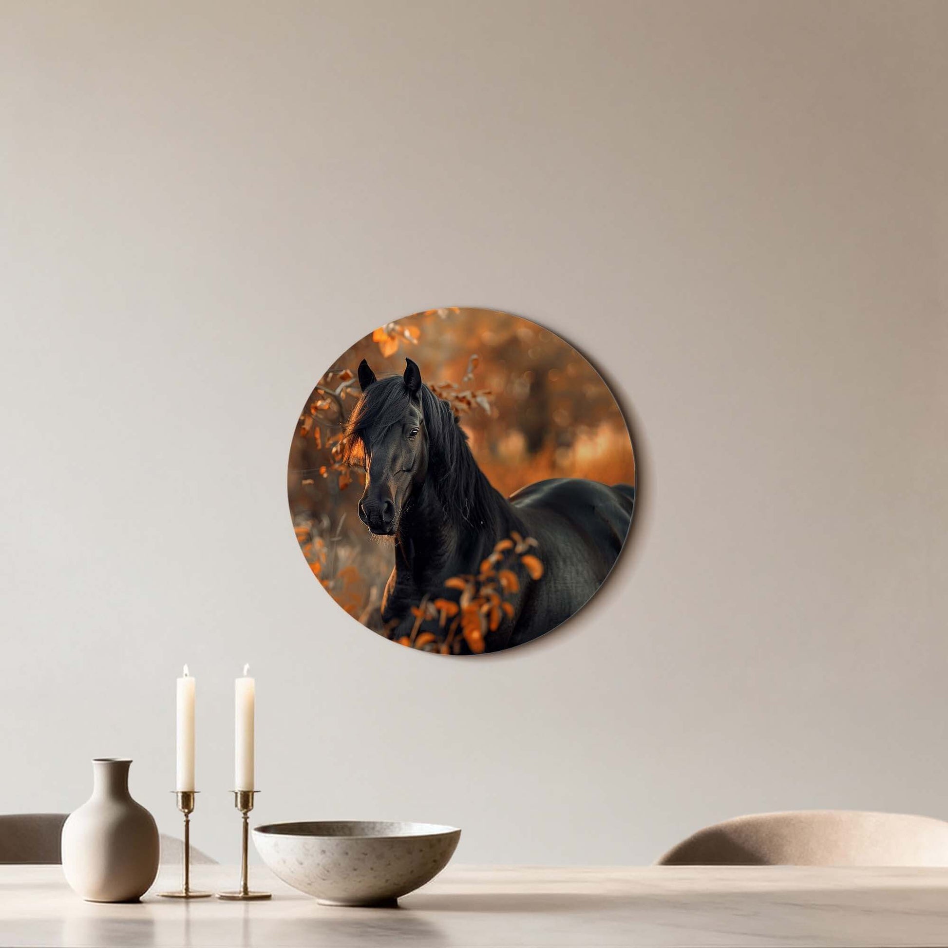 Autumn Majesty - Wandbild mit schwarzem Pferd in herbstlichen Farbtönen, perfekt für den Stil in jedem Raum.