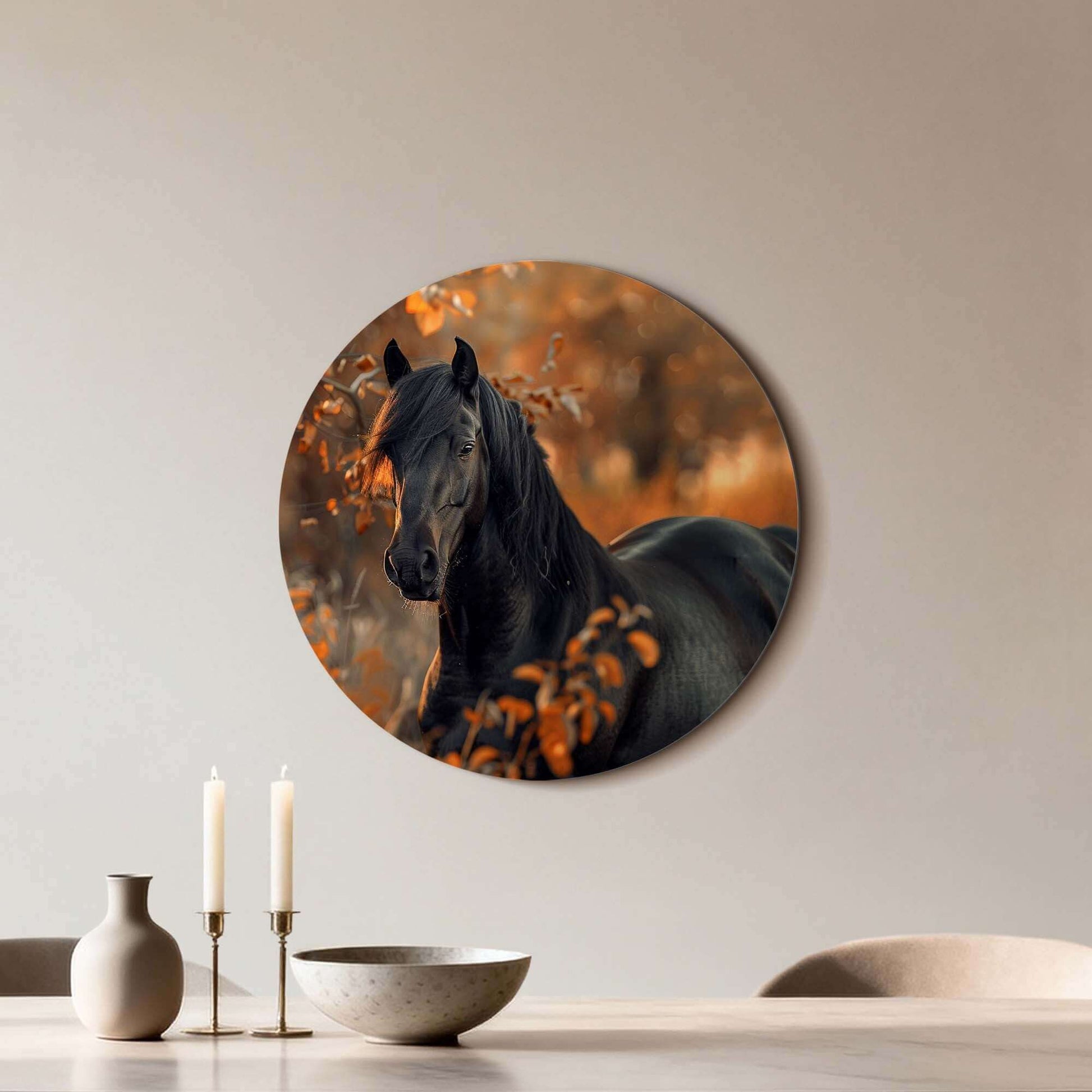 Autumn Majesty - Wandbild mit einem schwarzen Pferd in Herbstfarben, perfekt für jeden Einrichtungsstil.