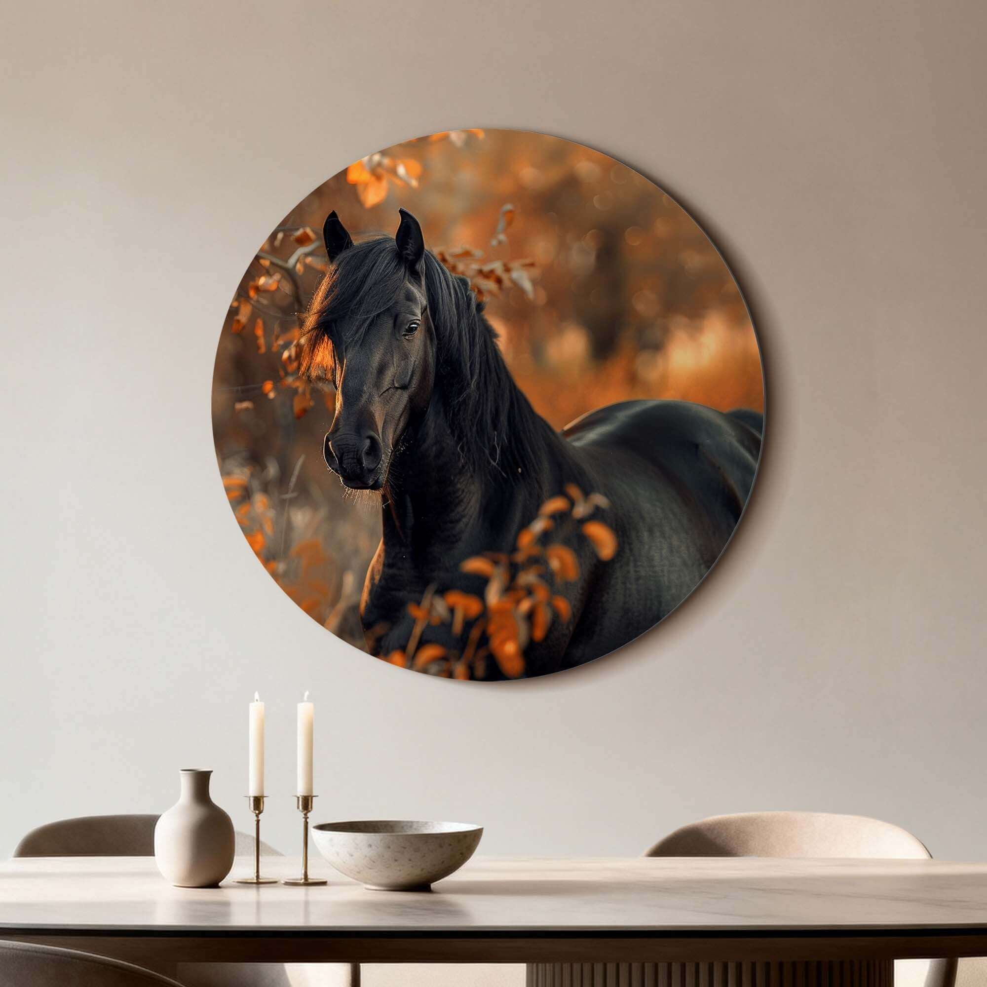 Autumn Majesty - Wandbild mit einem schwarzen Pferd in einer Herbstfarbe.