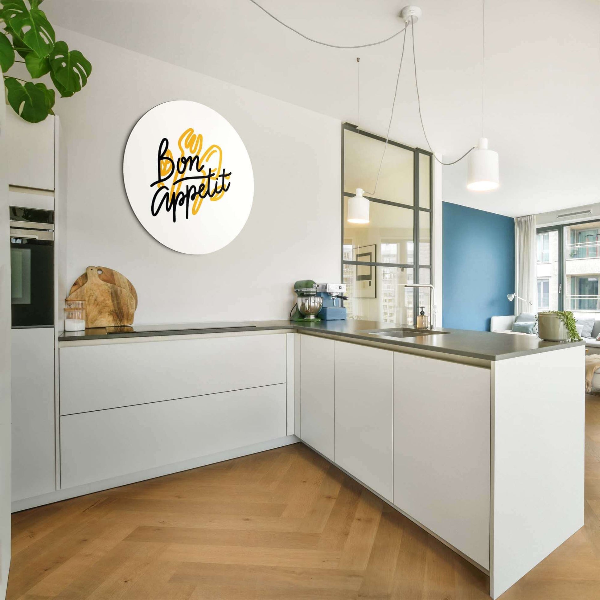 Eine Küche mit dem stilvollen Bon Appetit Classic - Wandbild, perfekt für die Heimdekoration. Schlüsselwörter: Wandbild, Wandbilder, Wandbild.