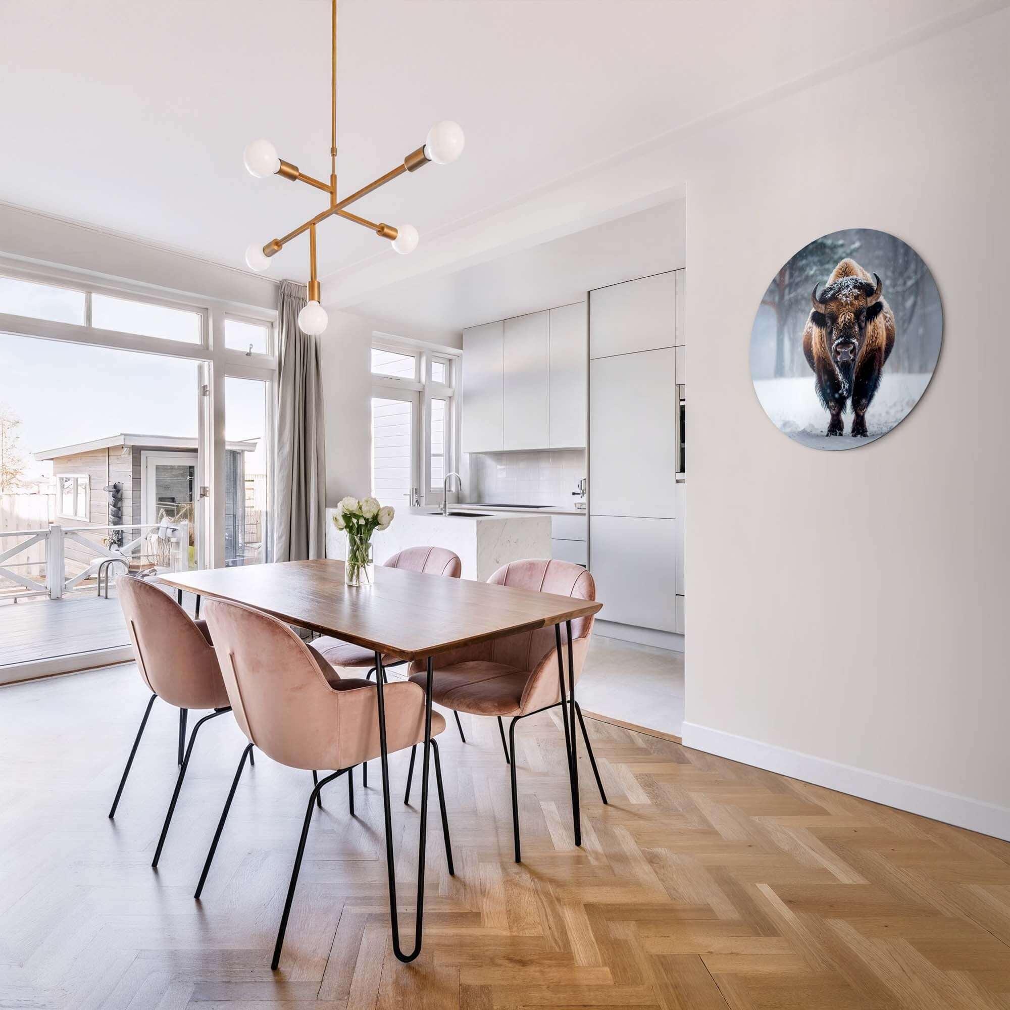 Bison im Schnee - Wandbild dekorativ in einem modernen Esszimmer mit Aussicht, Wandankerpunkt und Teil der Kollektion Wandbilder.