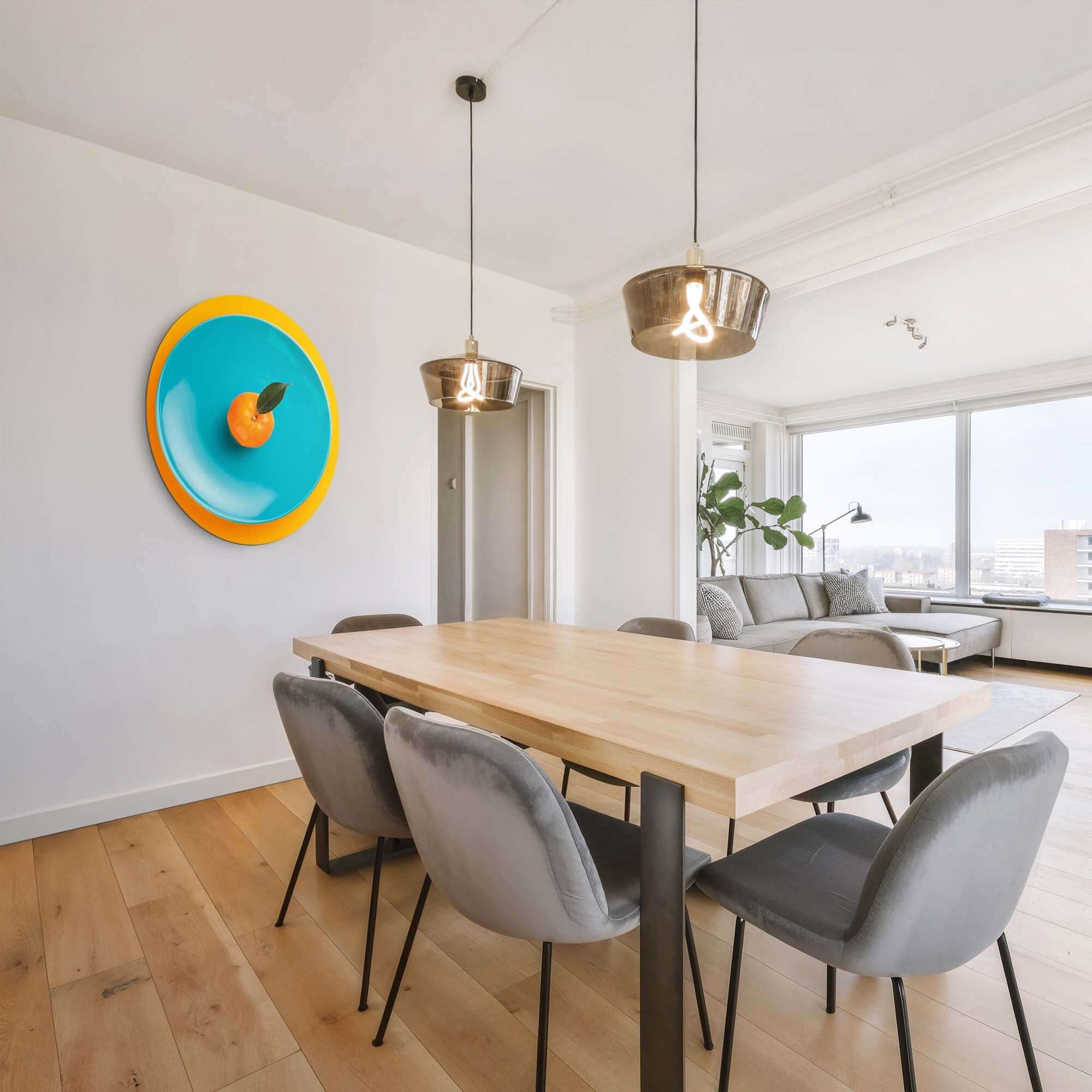 Citrus Pop Teller - Wandbild als farbenfroher Wandbild im modernen Esszimmer, Mandarine auf türkisfarbenem Teller als Interieur-Blickfang