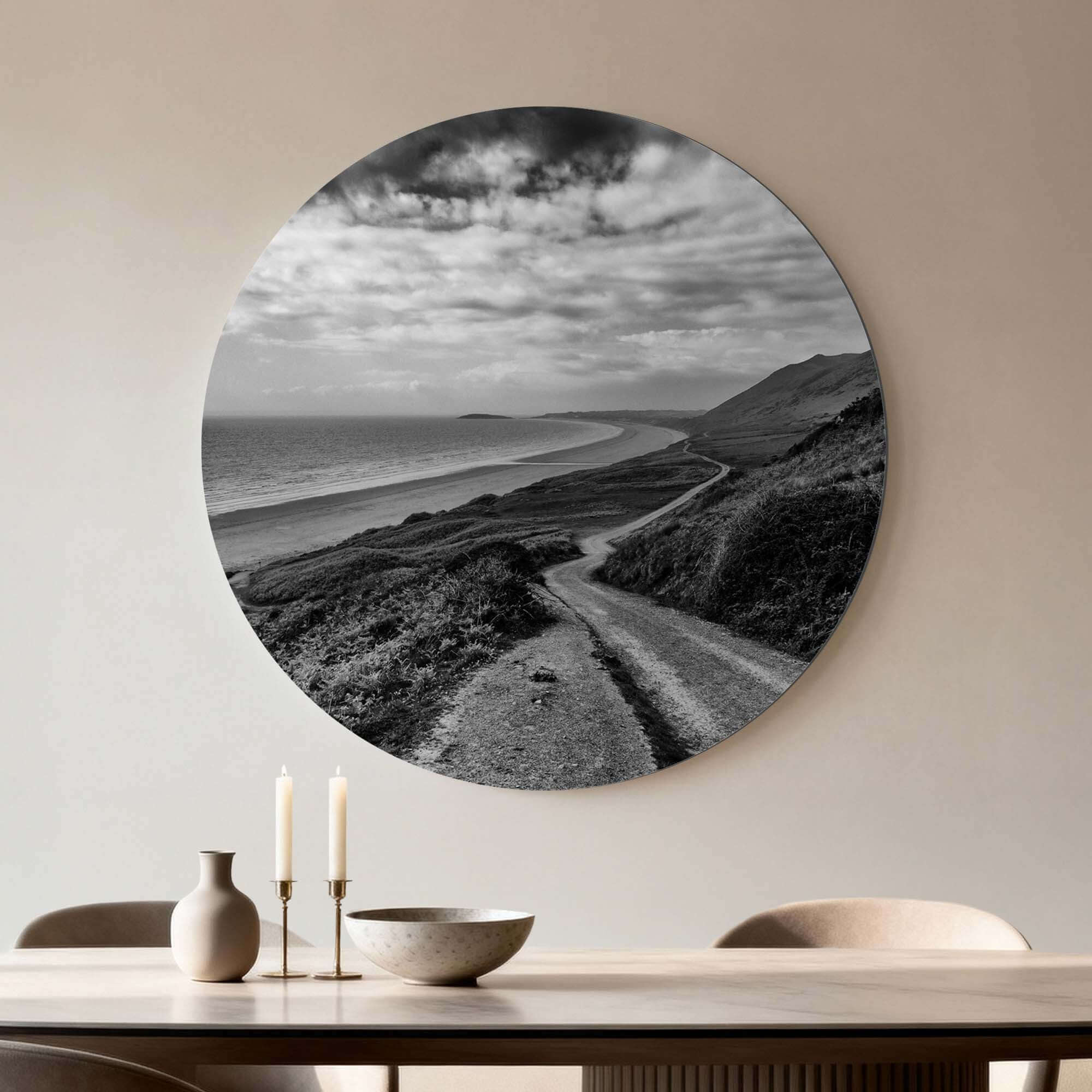 Coastal Path - Wandbild: schwarzer und weißer Wandbild mit Küstenpfad, Meer und Horizont, perfekt für jeden Raum. Wandbilder für ruhige Eleganz.