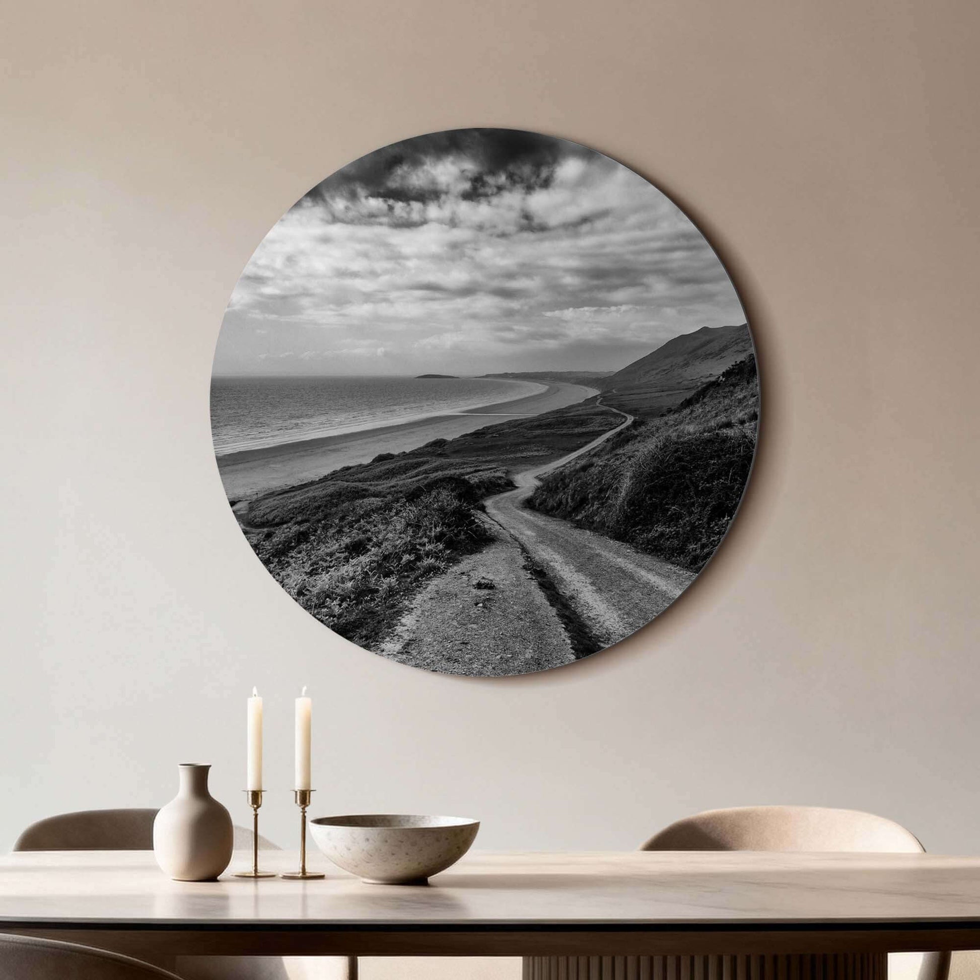 Schwarzer und weißer Küstenweg - Wandbild mit Küstenweg, Meer und Horizont, perfekt für Wohnzimmer oder Küche. Schlüsselwörter: Wandbild, Wandbilder.
